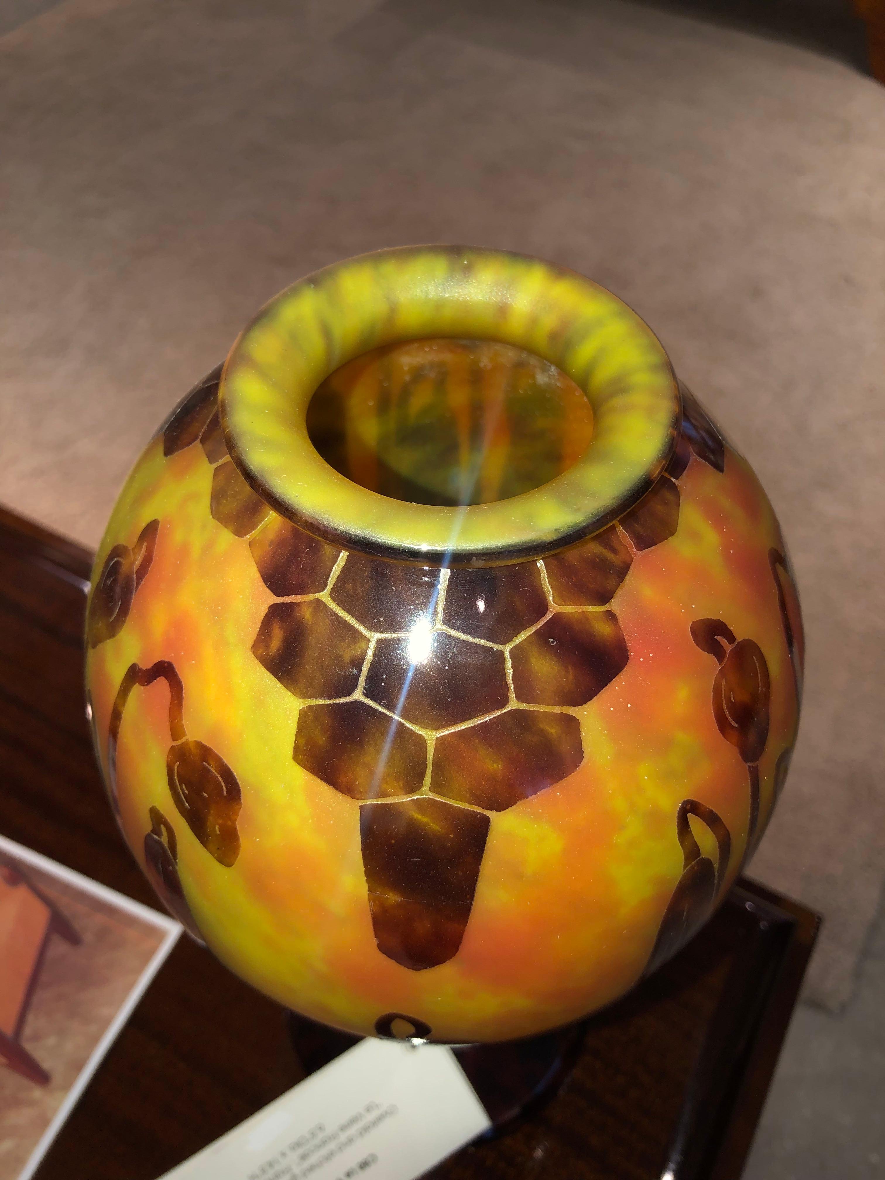 Le Verre Francais, Art déco-Vase im Zustand „Hervorragend“ im Angebot in Pompano Beach, FL