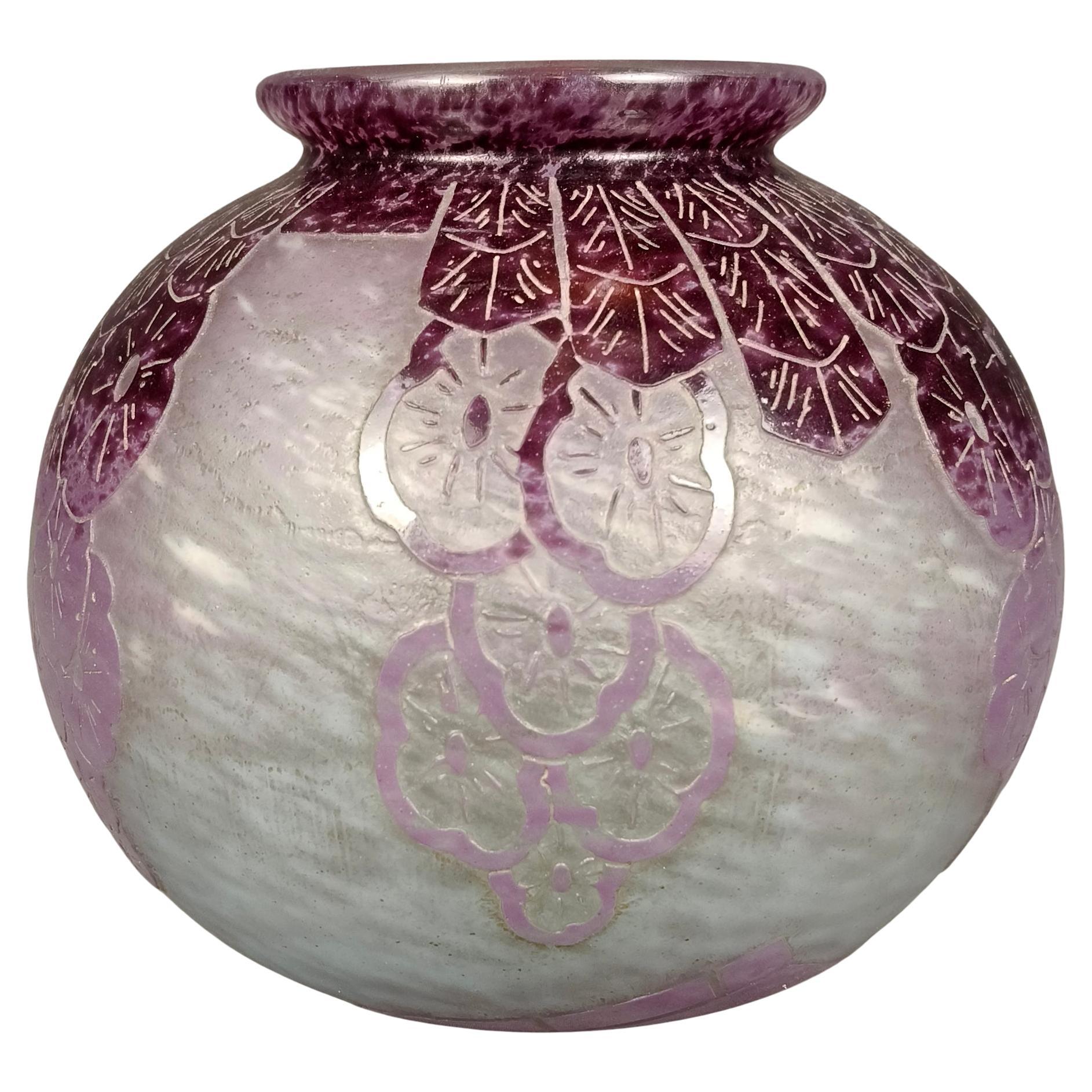 Le Verre Français Charder Ca. 1928 Vaso di vetro francese Art Decò viola e bianco