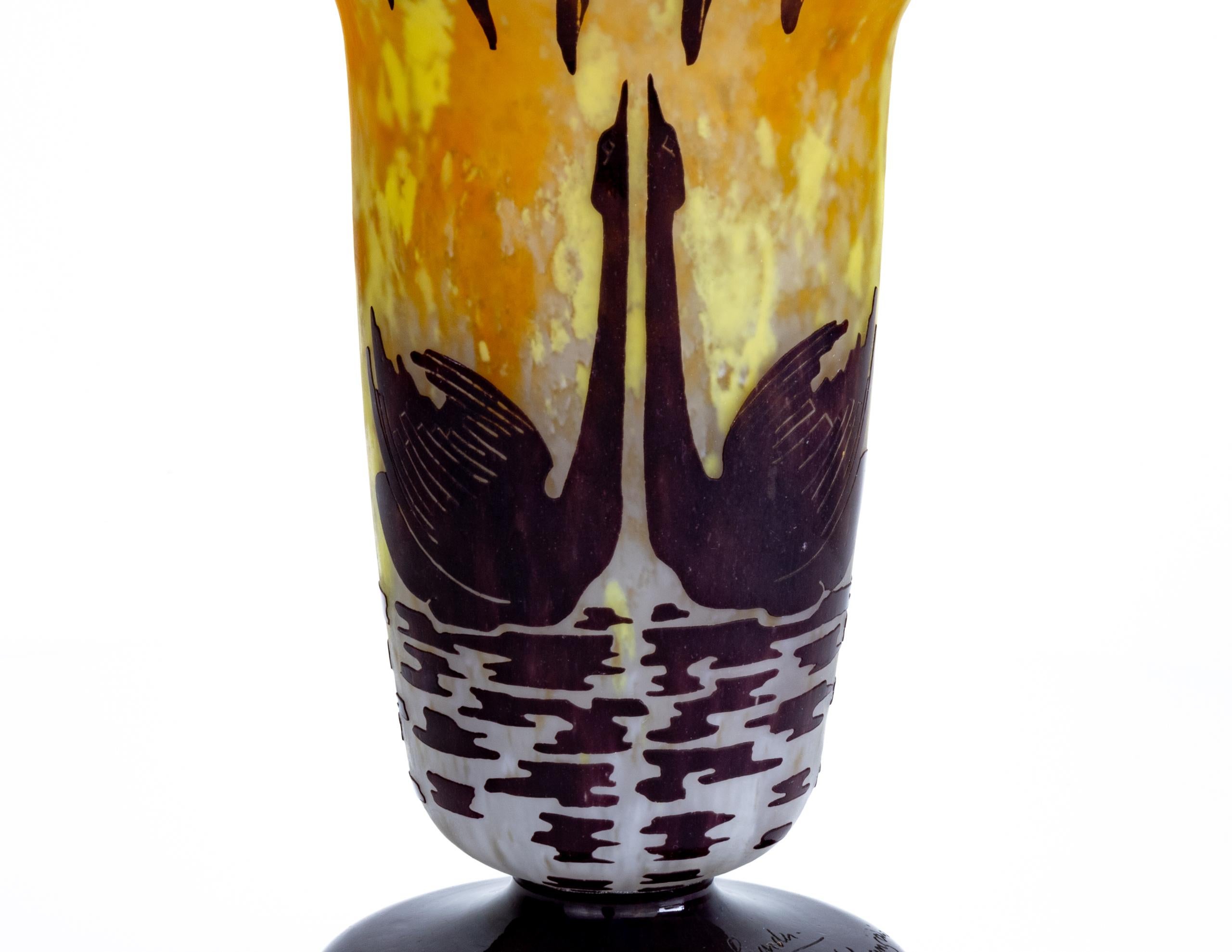 Le Verre Français / Charder – Cygnes vase – 1927 / 1929 For Sale 1