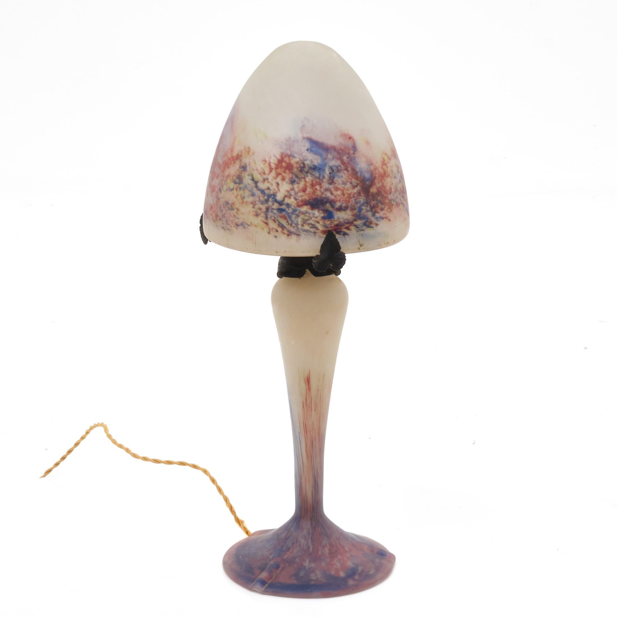 Art nouveau Lampe française Le Verre, verre d'art par Charles Schneider en vente