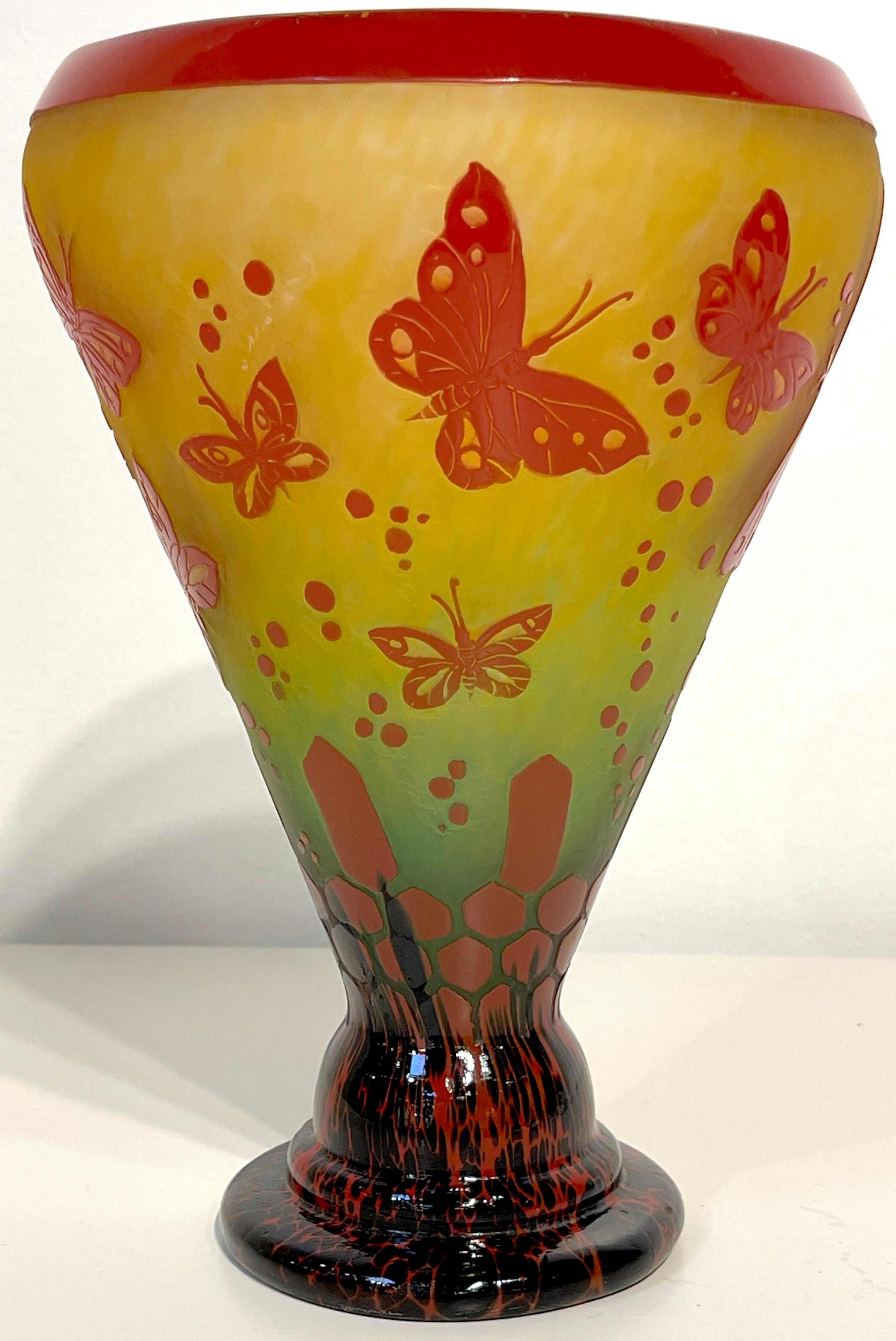 Le Verre Francais 'Papillons' French Cameo Art Glass Vase For Sale 1