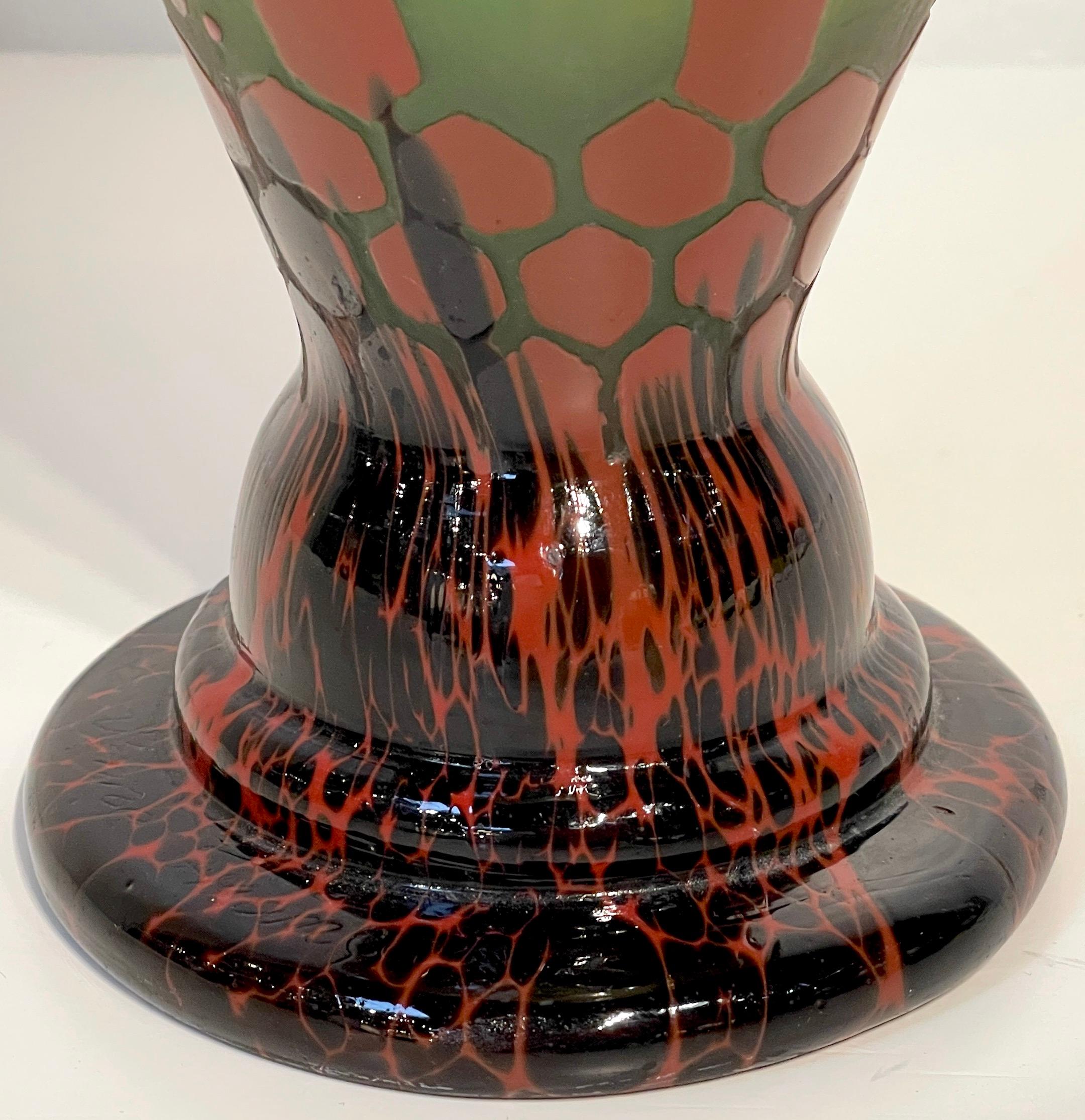 Le Verre Francais 'Papillons' French Cameo Art Glass Vase For Sale 3
