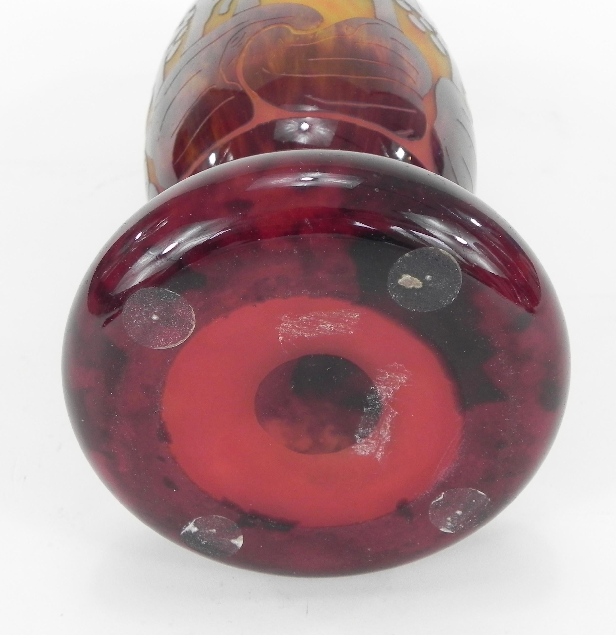 Début du 20ème siècle Le Verre Francais Schneider Cameo Art Glass Bellflower Vase, ca. 1922-25 en vente
