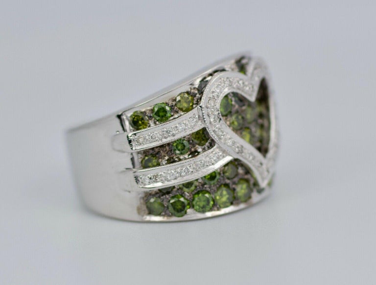 Modern Le Vian 14 Karat White Gold Green Diamond and White Diamond Heart Shape Ring For Sale