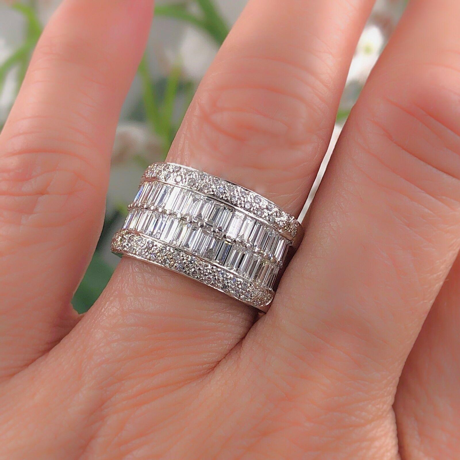 18 Karat Gold Ring mit rundem und Baguette-Diamant 1,55 Karat von Vian im Angebot 2