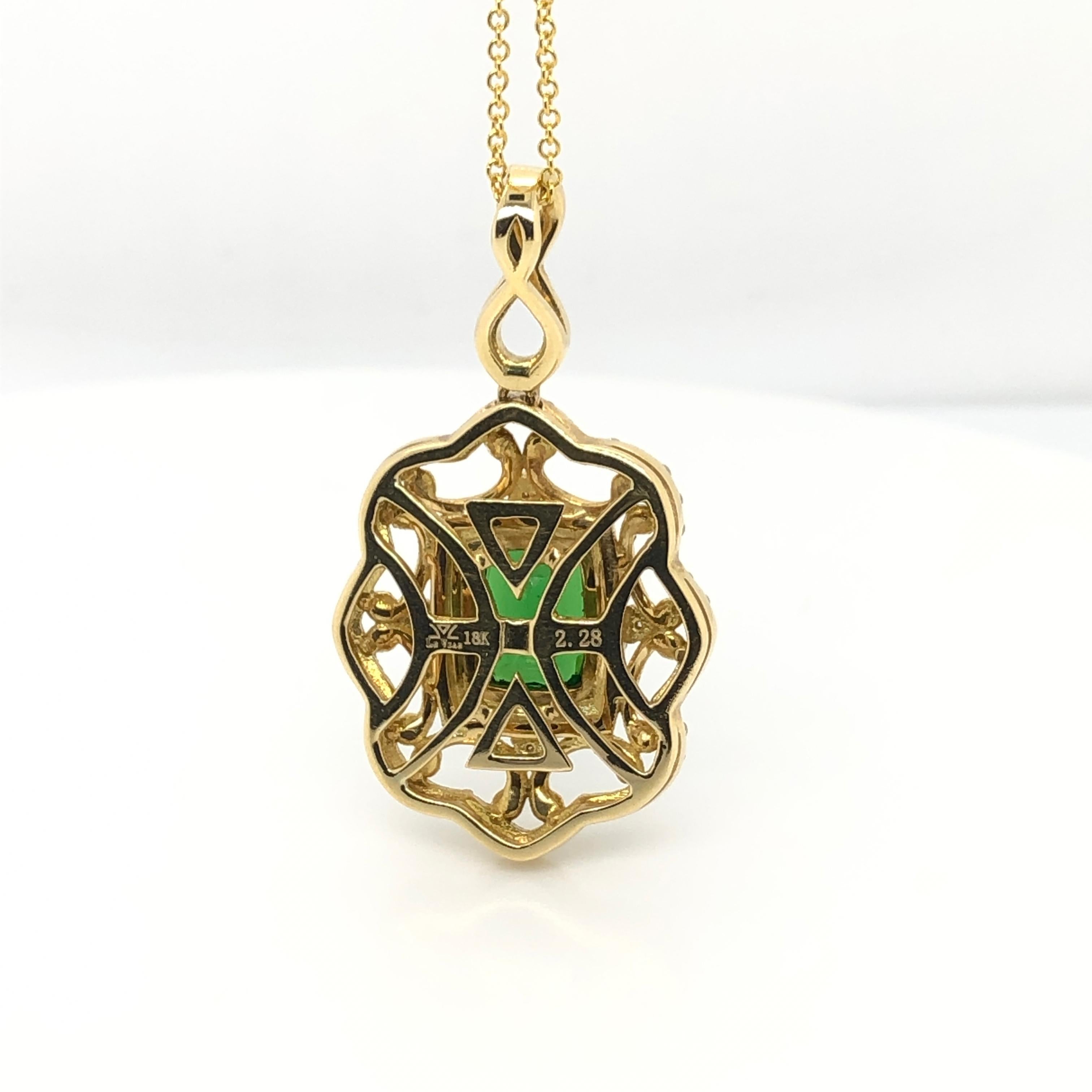 Taille coussin antique Le Vian Pendentif couture en or jaune avec tsavorite et diamants de 2,25 carats en vente