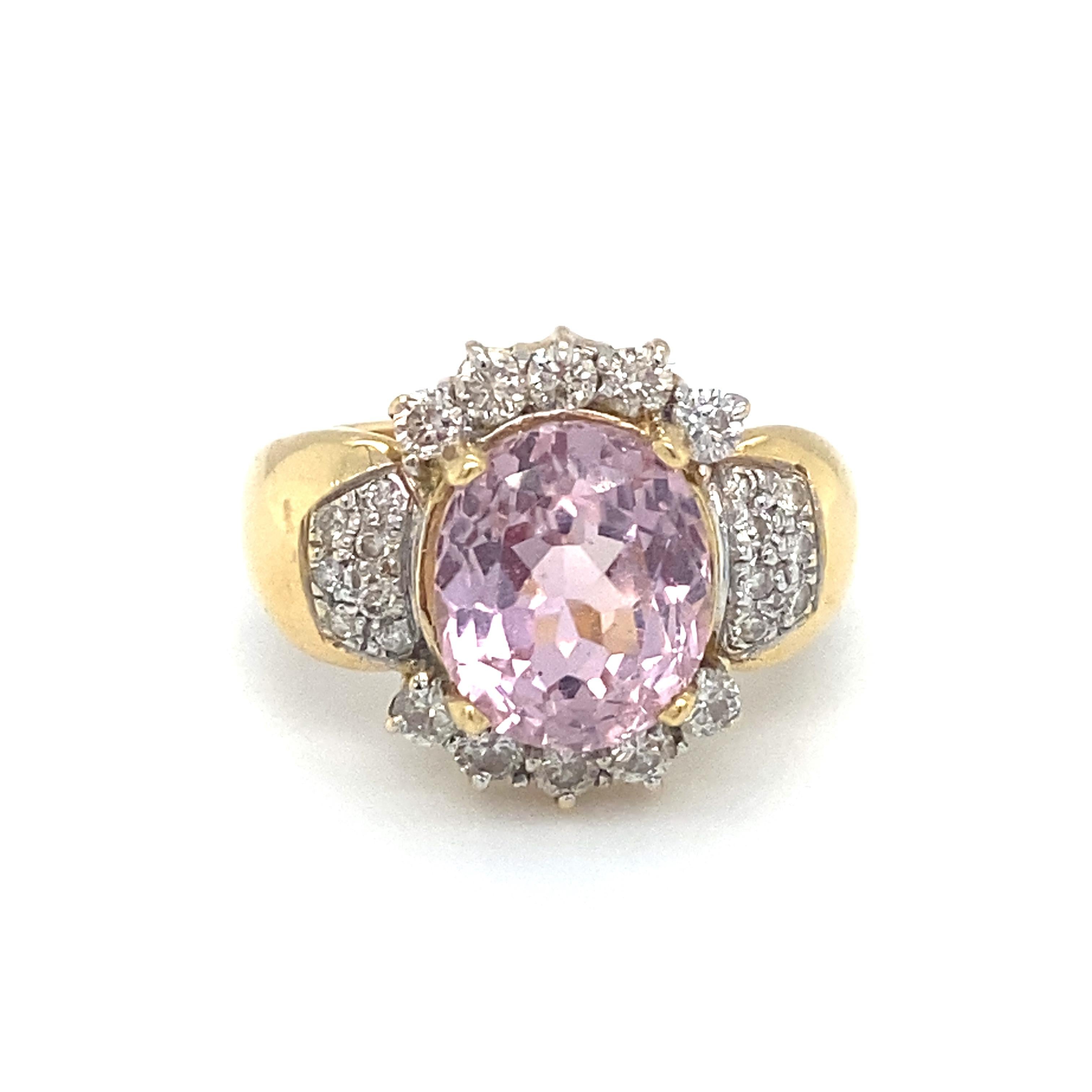 Le Vian 3.0ct Kunzite and Diamond Cocktail Ring in 18k Gold In Excellent Condition For Sale In Atlanta, GA