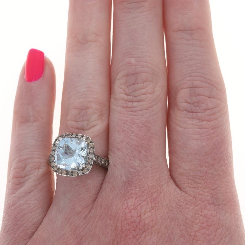 Taglio cuscino Le Vian Anello aureola con acquamarina e diamanti in oro bianco 14k Sq Cuscino 5,13ctw in vendita