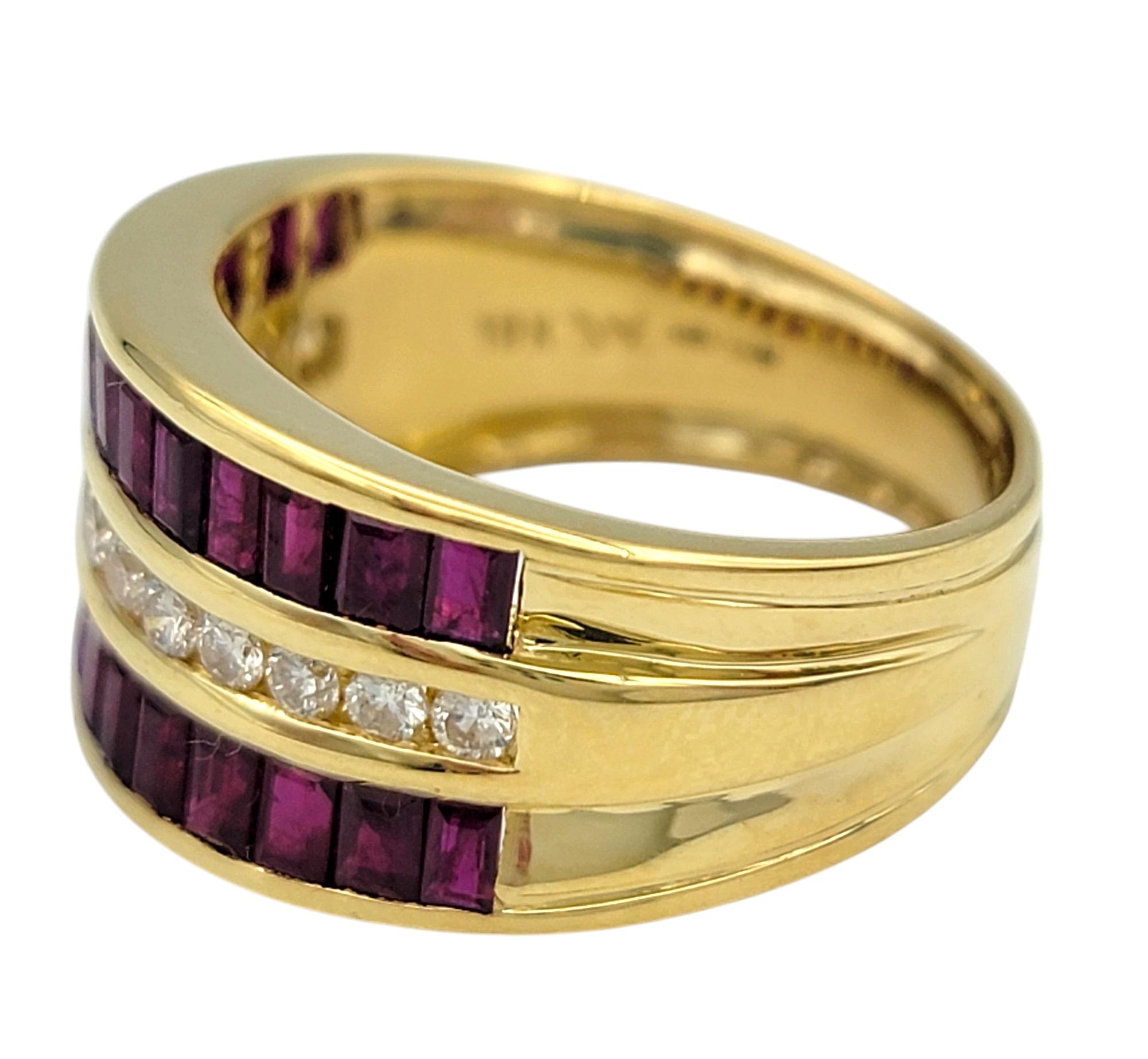 Le Vian, bague large en or jaune 18 carats, rubis baguette et diamants ronds Bon état - En vente à Scottsdale, AZ