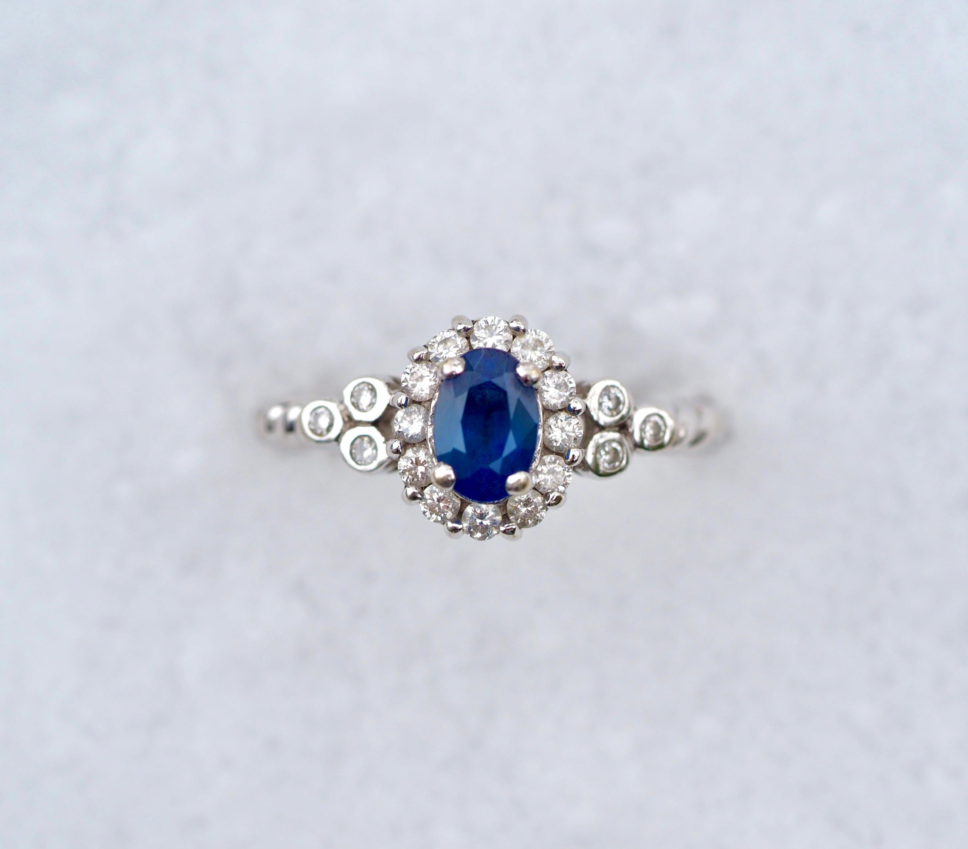 Le Vian Halo-Ring aus 14 Karat Weißgold mit blauem Beerensaphir und Diamant im Angebot 2