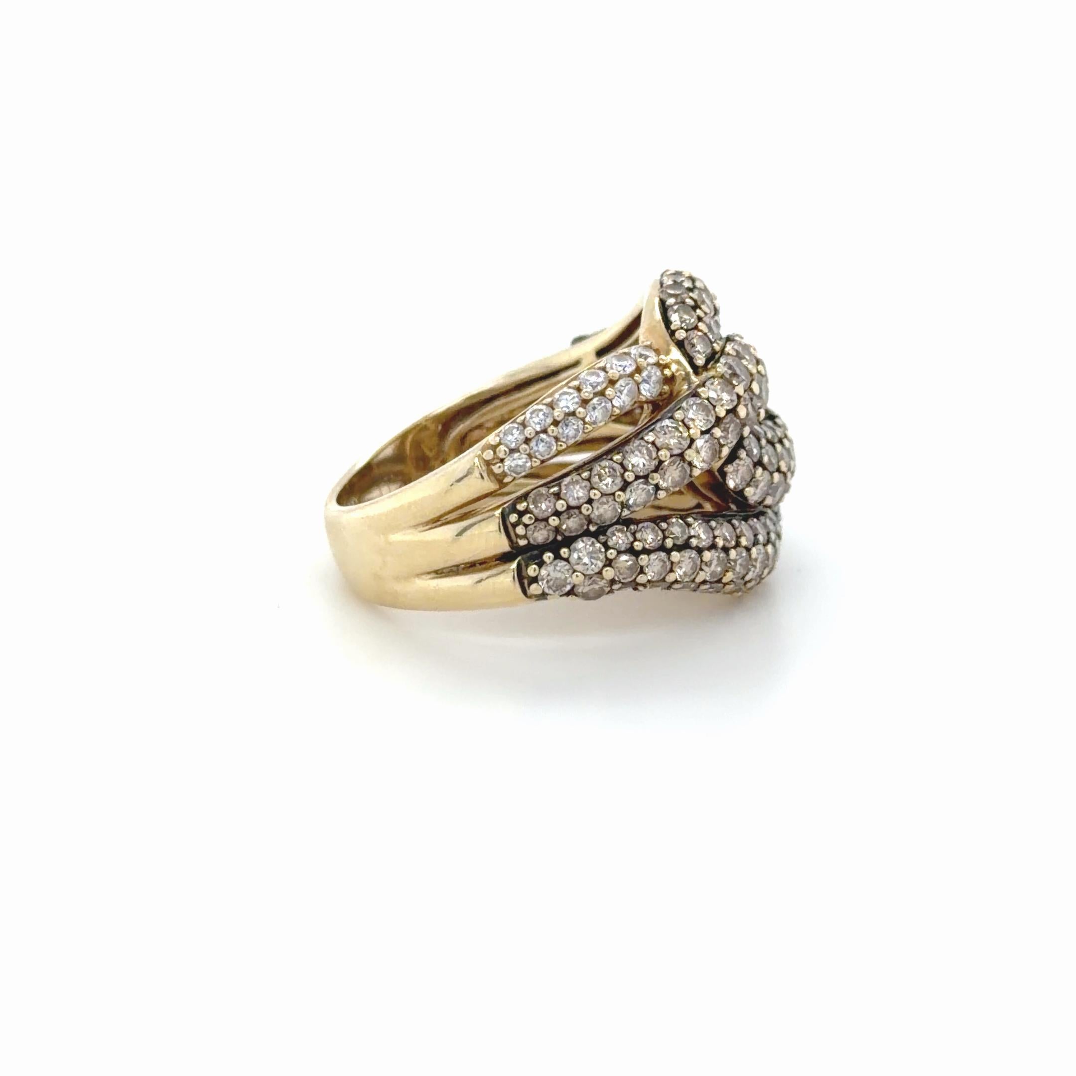 Donna Le Vane, Anello con diamante e diamante champagne in vendita