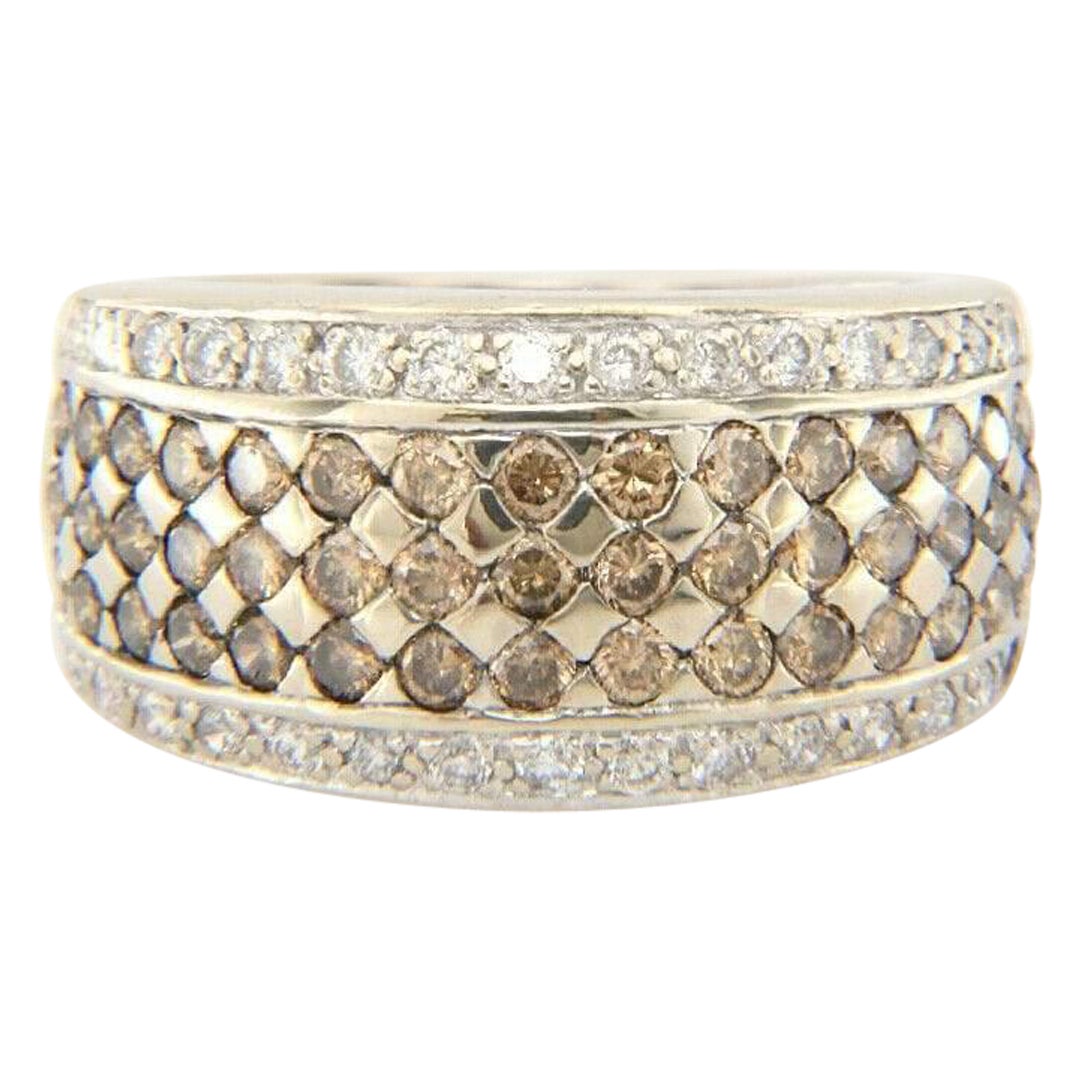 Breiter Ring aus 14 Karat Weißgold mit schokoladenbraunem und weißem Diamanten von Le Vian