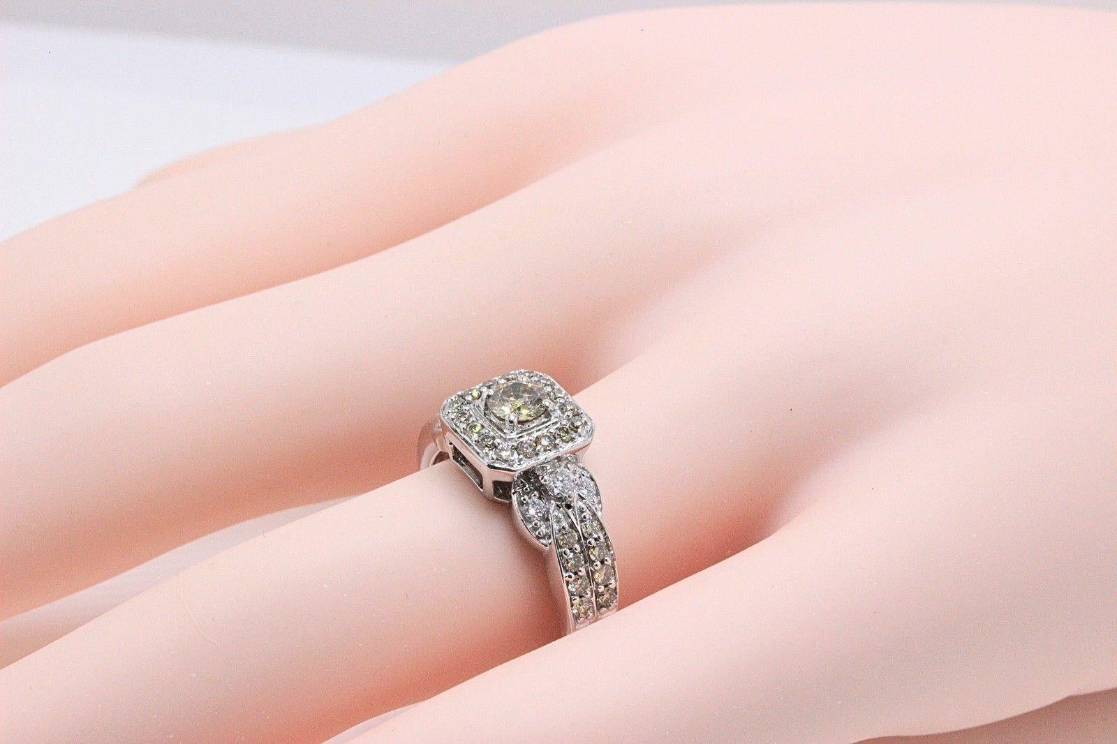 Le Vian Chocolate & Vanilla Diamond 3/4 Carat Engagement Ring 14 Karat Gold In Excellent Condition In San Diego, CA
