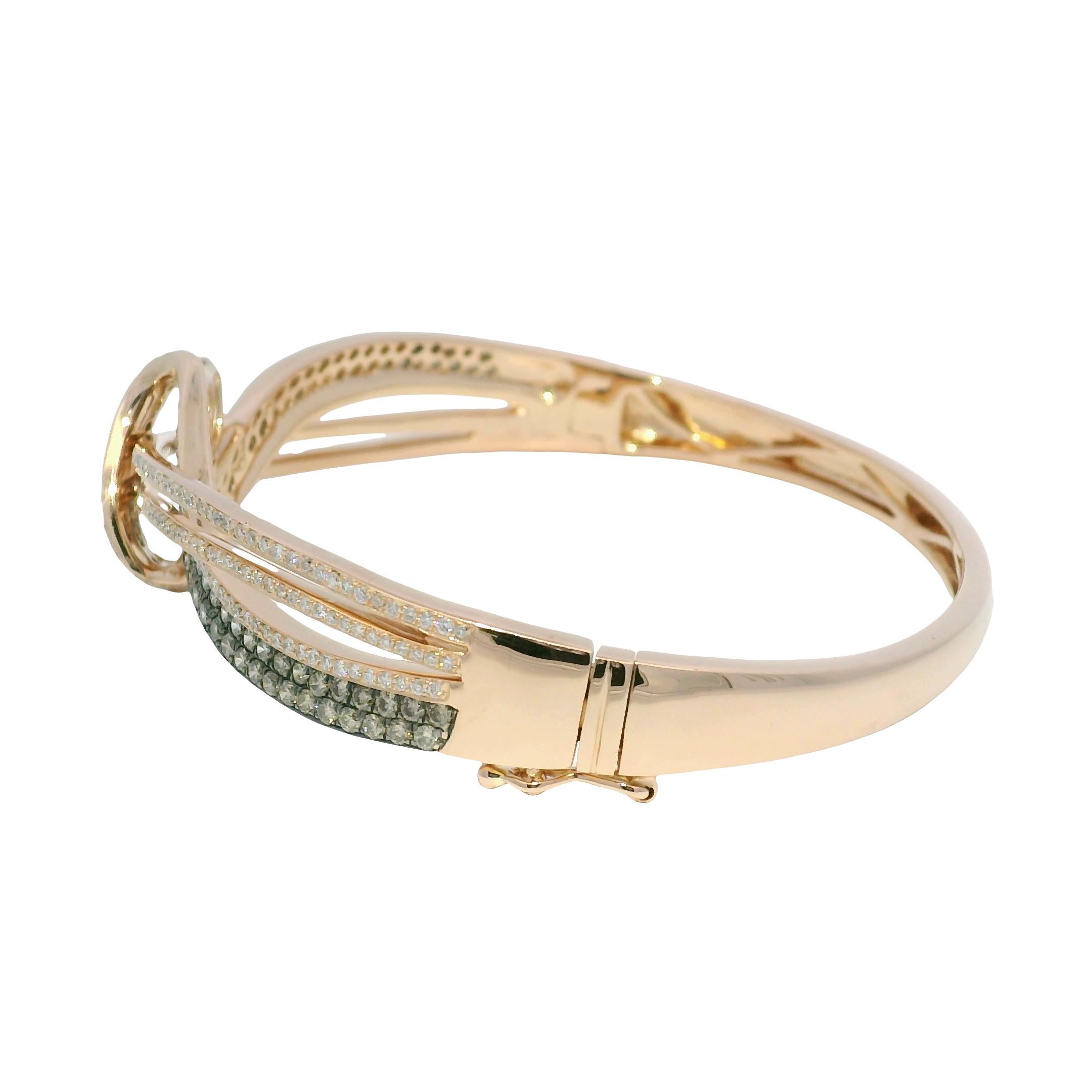 Le Vian Chocolate & White Diamond 14 Karat Bangle Bracelet En Stock Pour femmes en vente