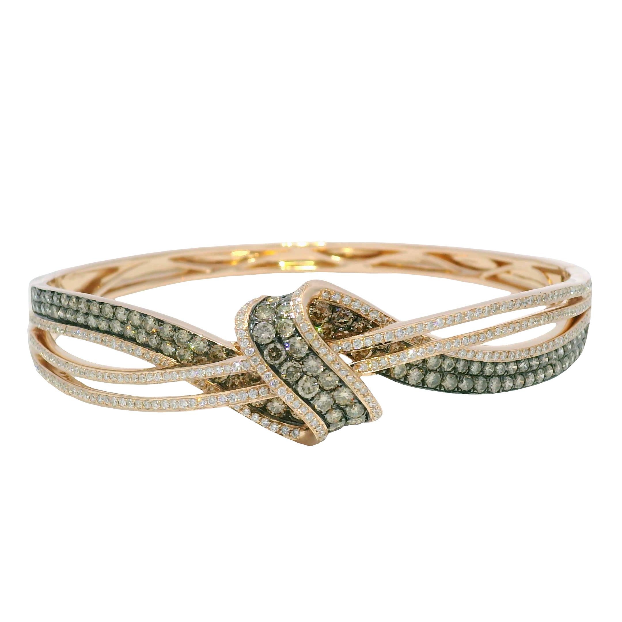 Le Vian Chocolate & White Diamond 14 Karat Bangle Bracelet En Stock en vente 1