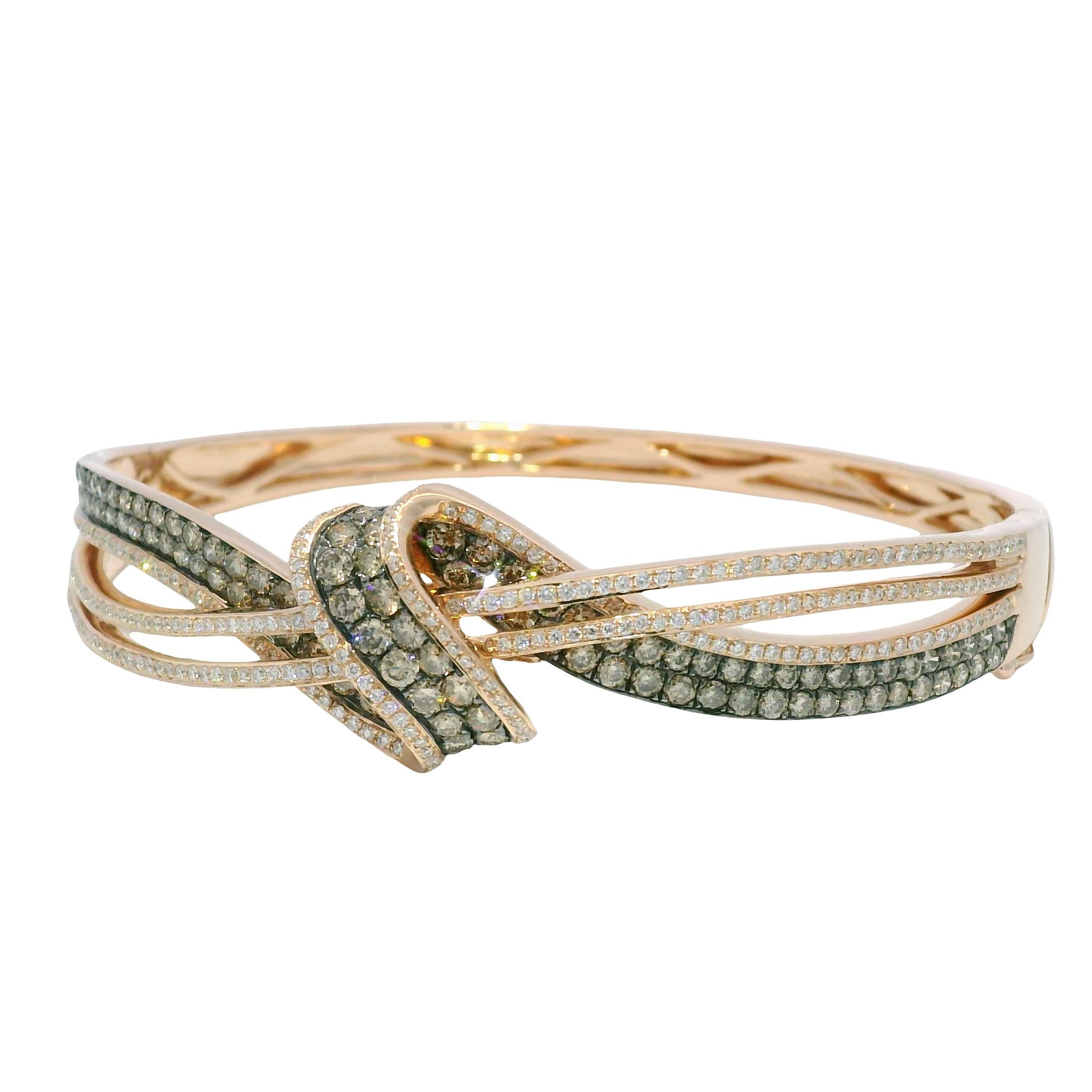 Le Vian Chocolate & White Diamond 14 Karat Bangle Bracelet En Stock en vente 2