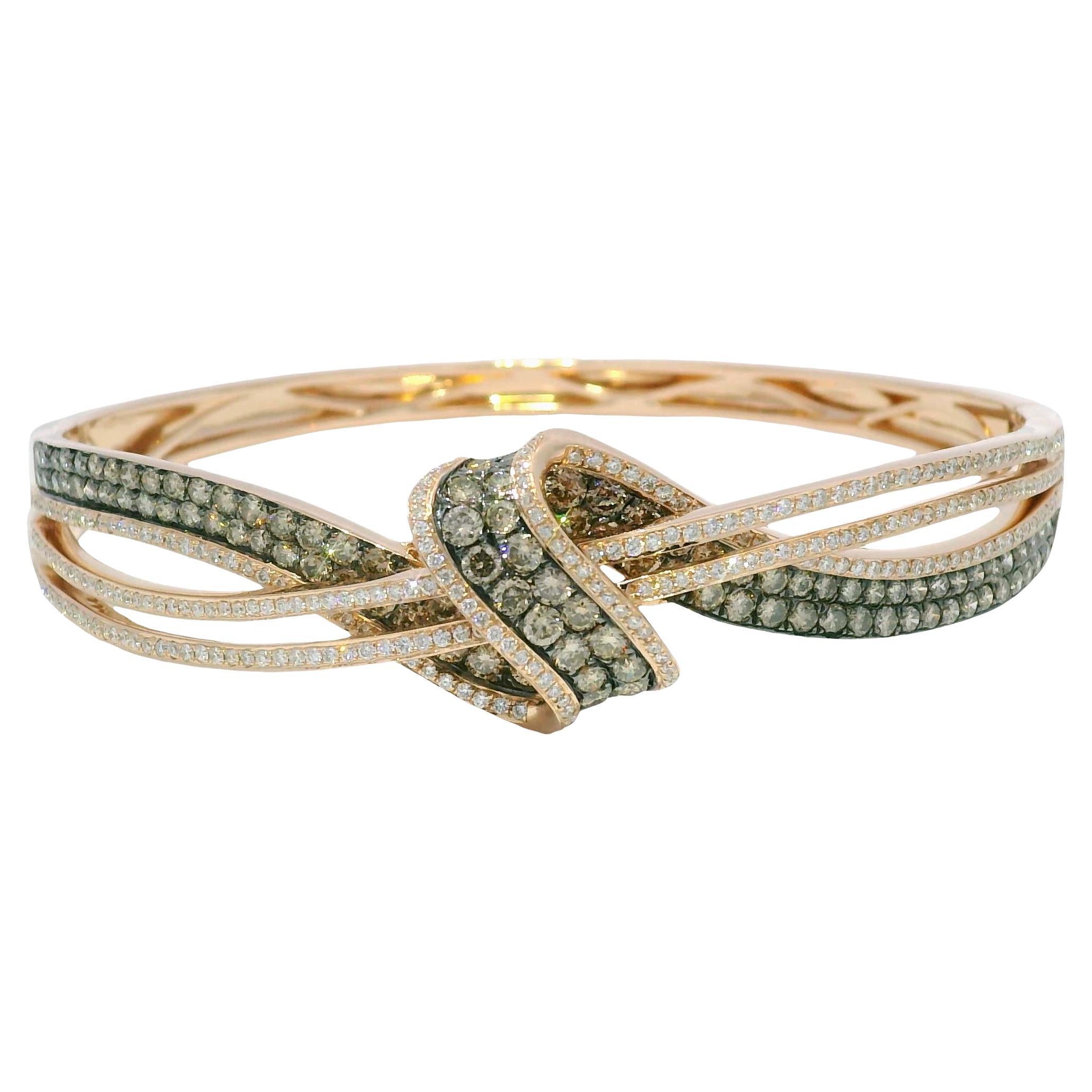 Le Vian Chocolate & White Diamond 14 Karat Bangle Bracelet En Stock en vente