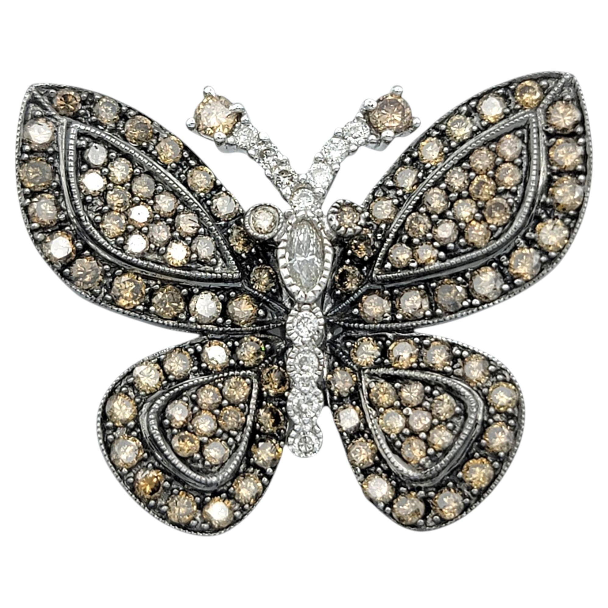 Le Vian Schmetterlingsbrosche mit Cognac und weißen Diamanten aus 18 Karat Weißgold im Angebot