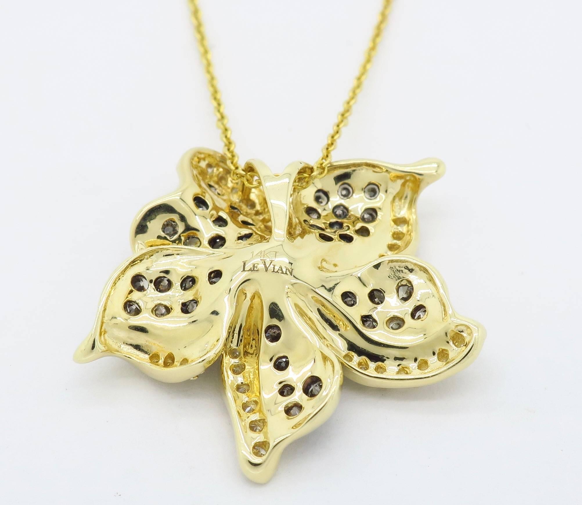 Collana con diamanti a fiore Le Vian in vendita 2