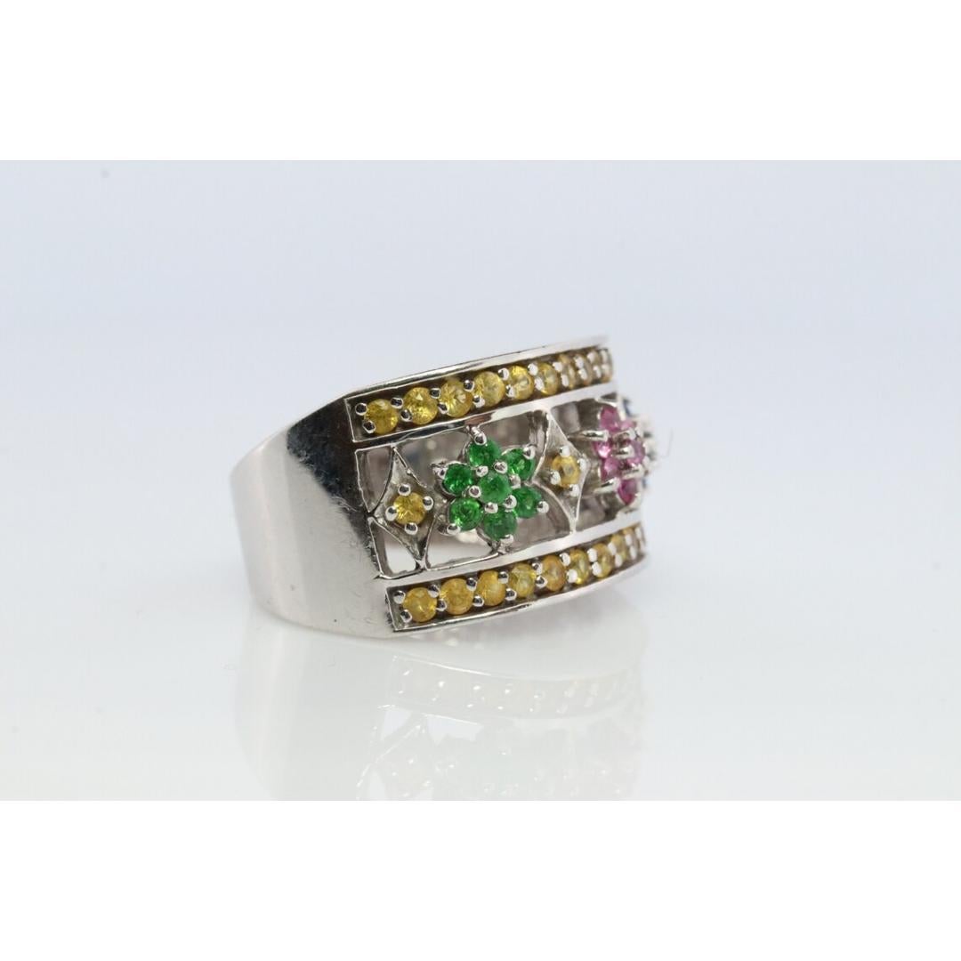 Bague large Le Vian Flower en or blanc 14 carats Levian Le Vian Rubis Saphir Émeraude Pour femmes en vente