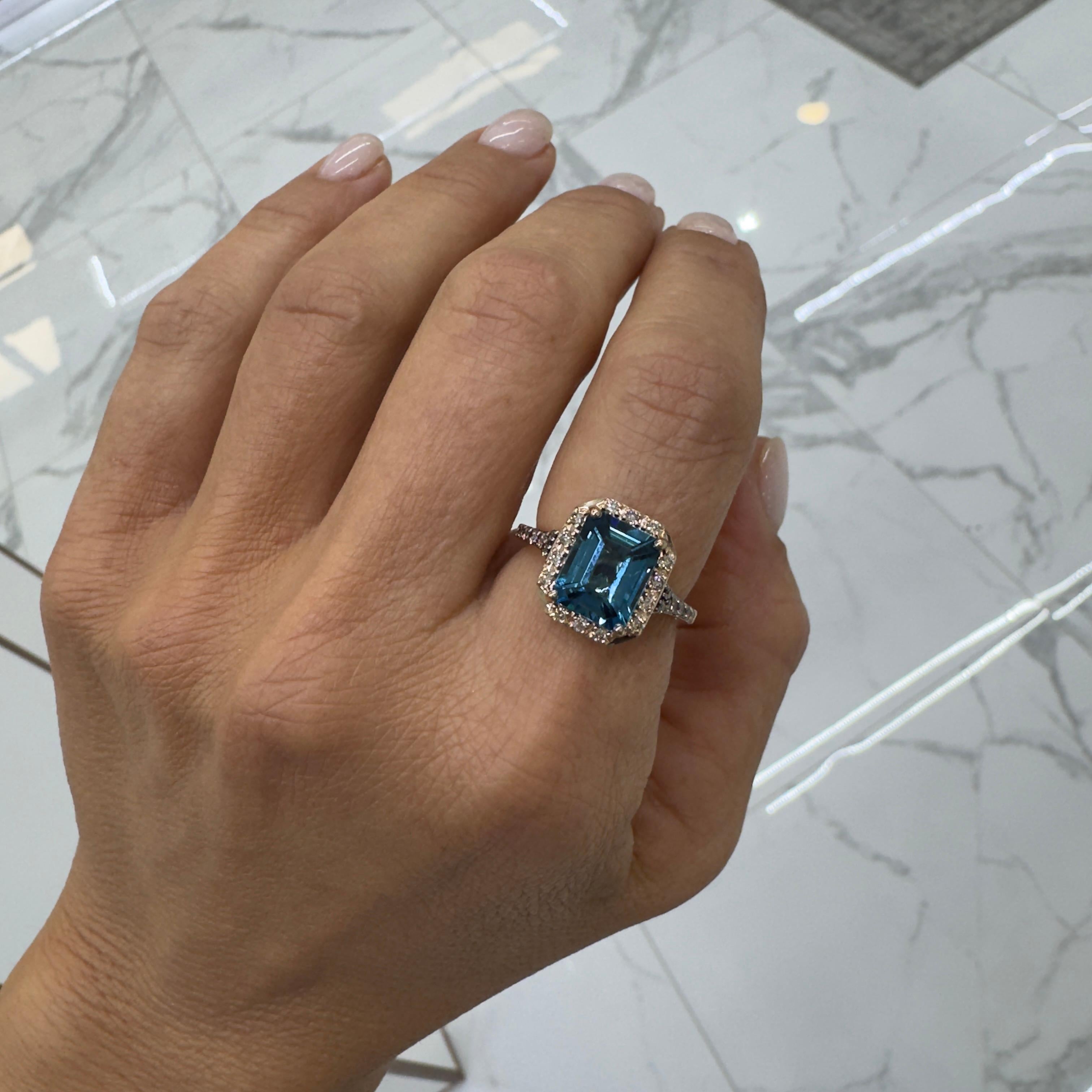 Le Vian Damen 14K Erdbeer-Cocktailring aus Roségold mit blauem Topas und Halo-Diamant 3