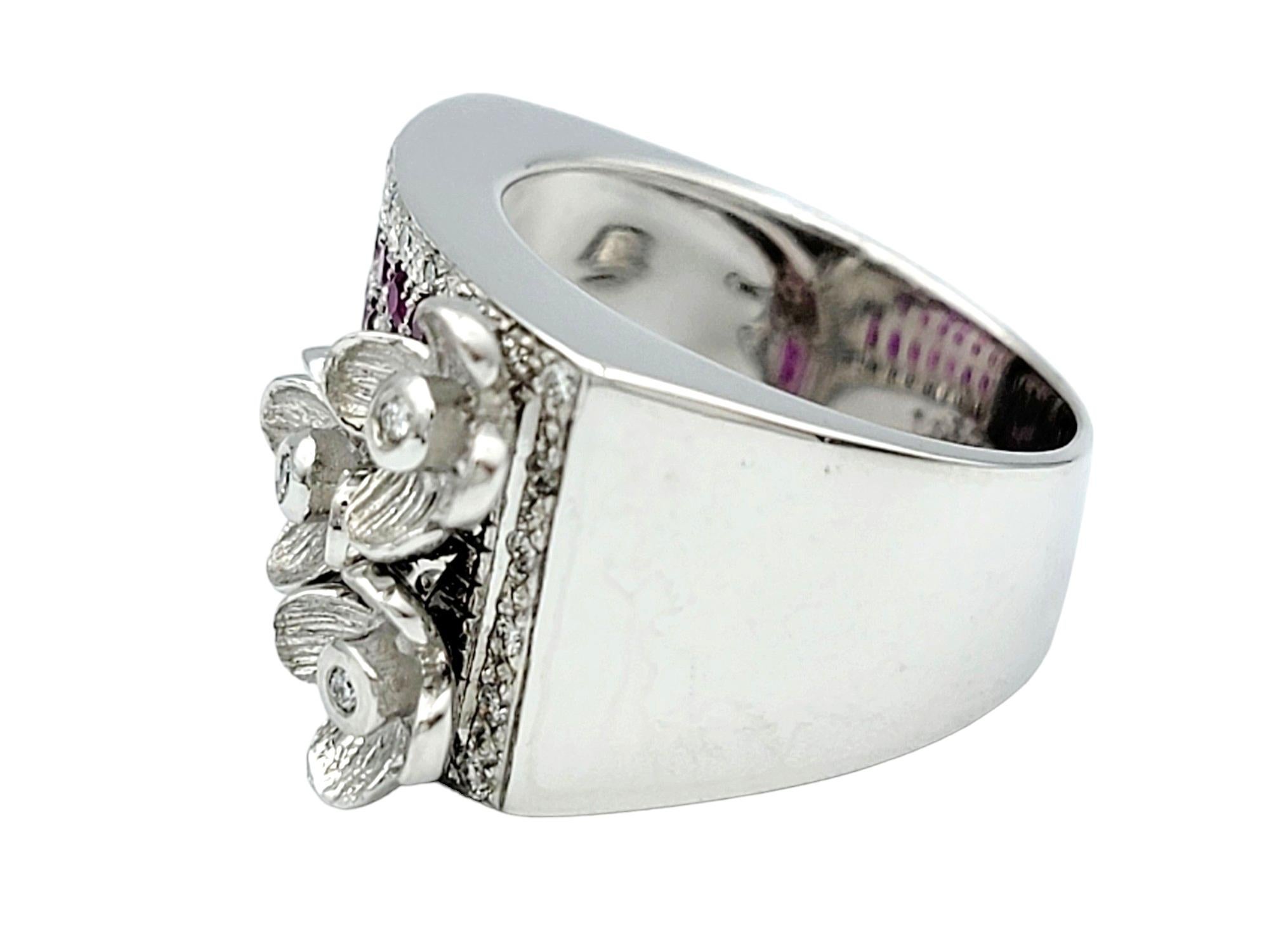 Anello a fascia larga con rubini e diamanti a più file di Le Vian con fiori in oro 14 carati In condizioni buone in vendita a Scottsdale, AZ