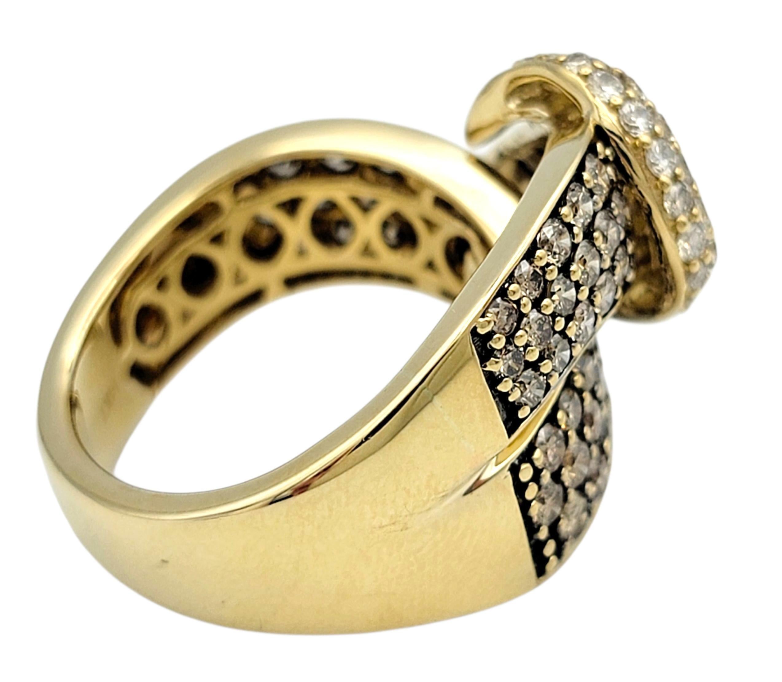 Anillo de oro de 14 quilates con pavé de chocolate y hebilla de diamantes blancos Le Vian en Excelente estado para la venta en Scottsdale, AZ