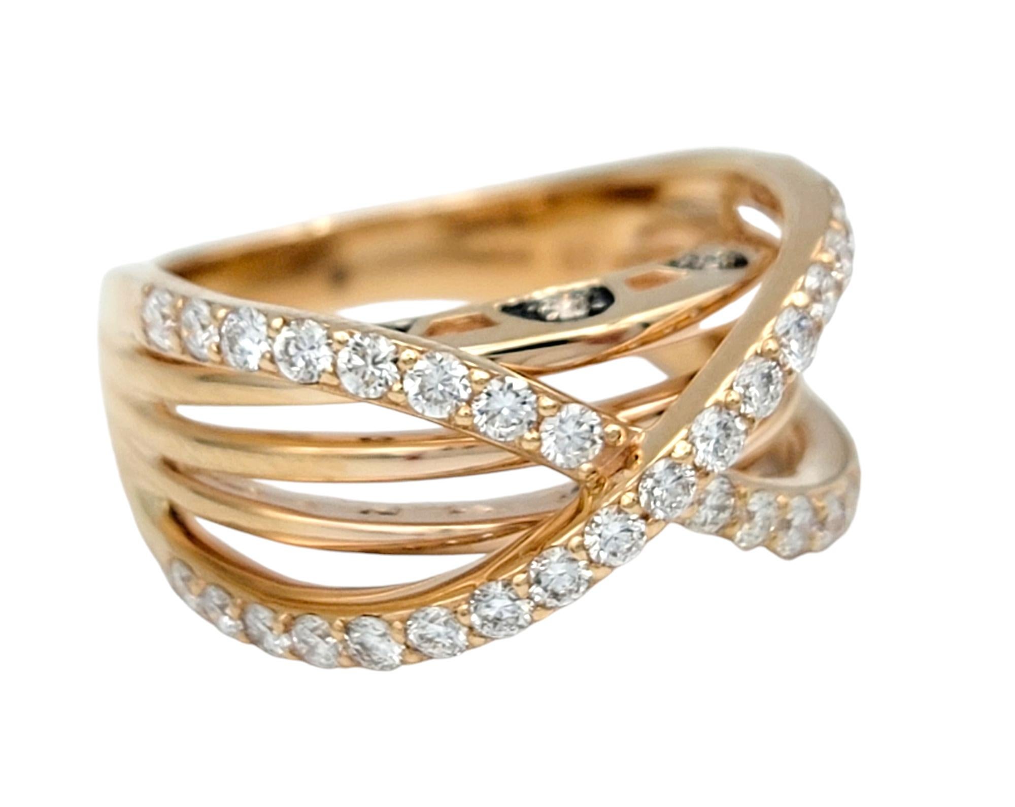Contemporaneo Anello a fascia con pavé di diamanti incrociati di Le Vian in oro rosa 14 carati in vendita