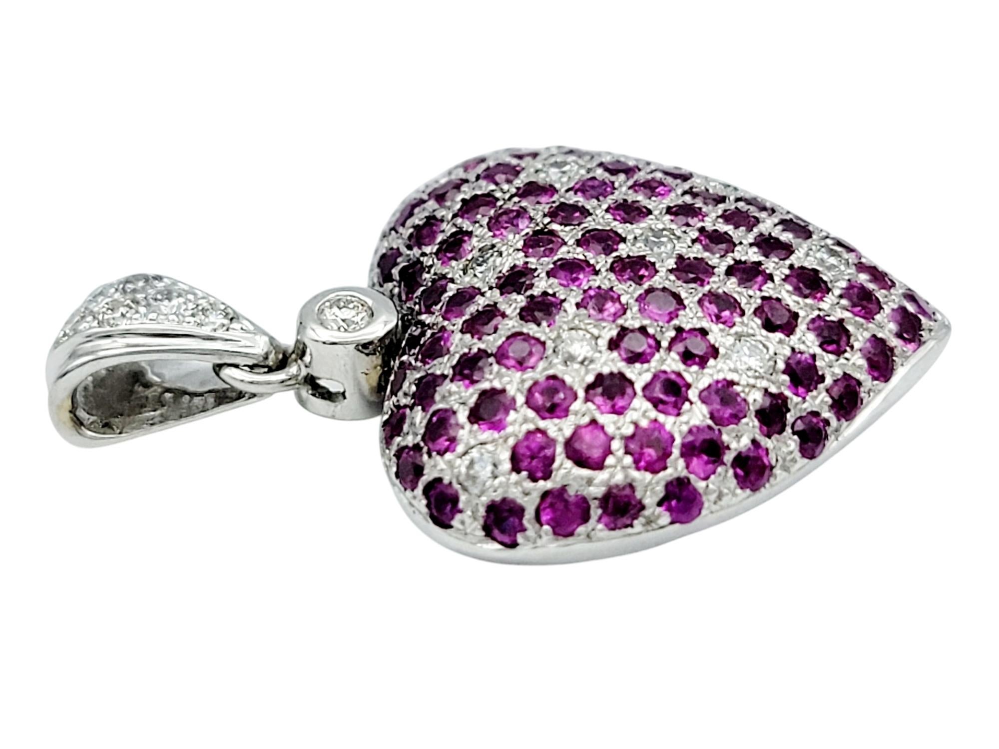 Contemporain Le Vian Pendentif en or blanc 14 carats, saphir rose et diamant en forme de cœur en vente
