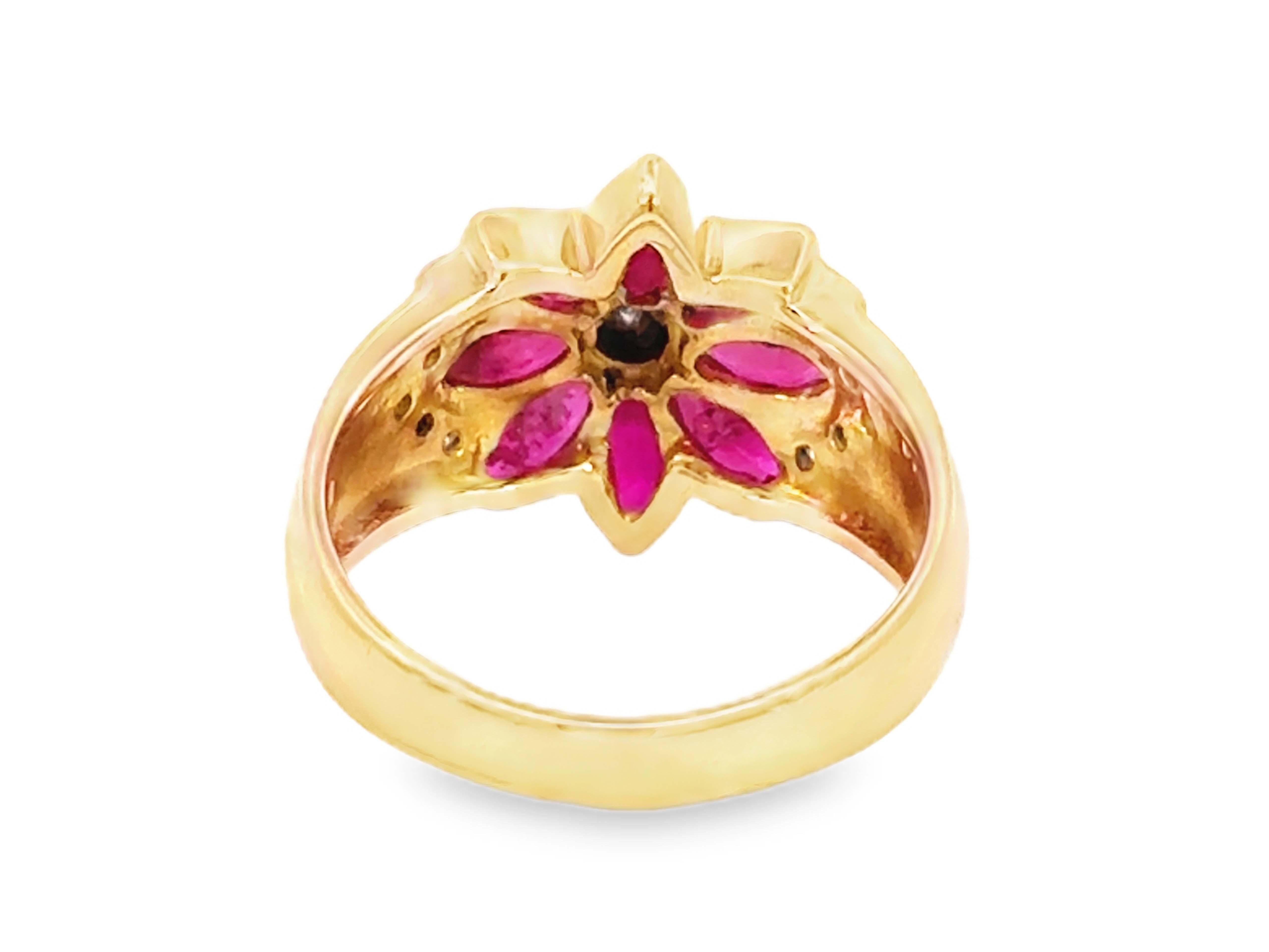 Anello Le Vane con fiore di rubino rosso e diamanti in oro giallo 18 carati in vendita 1
