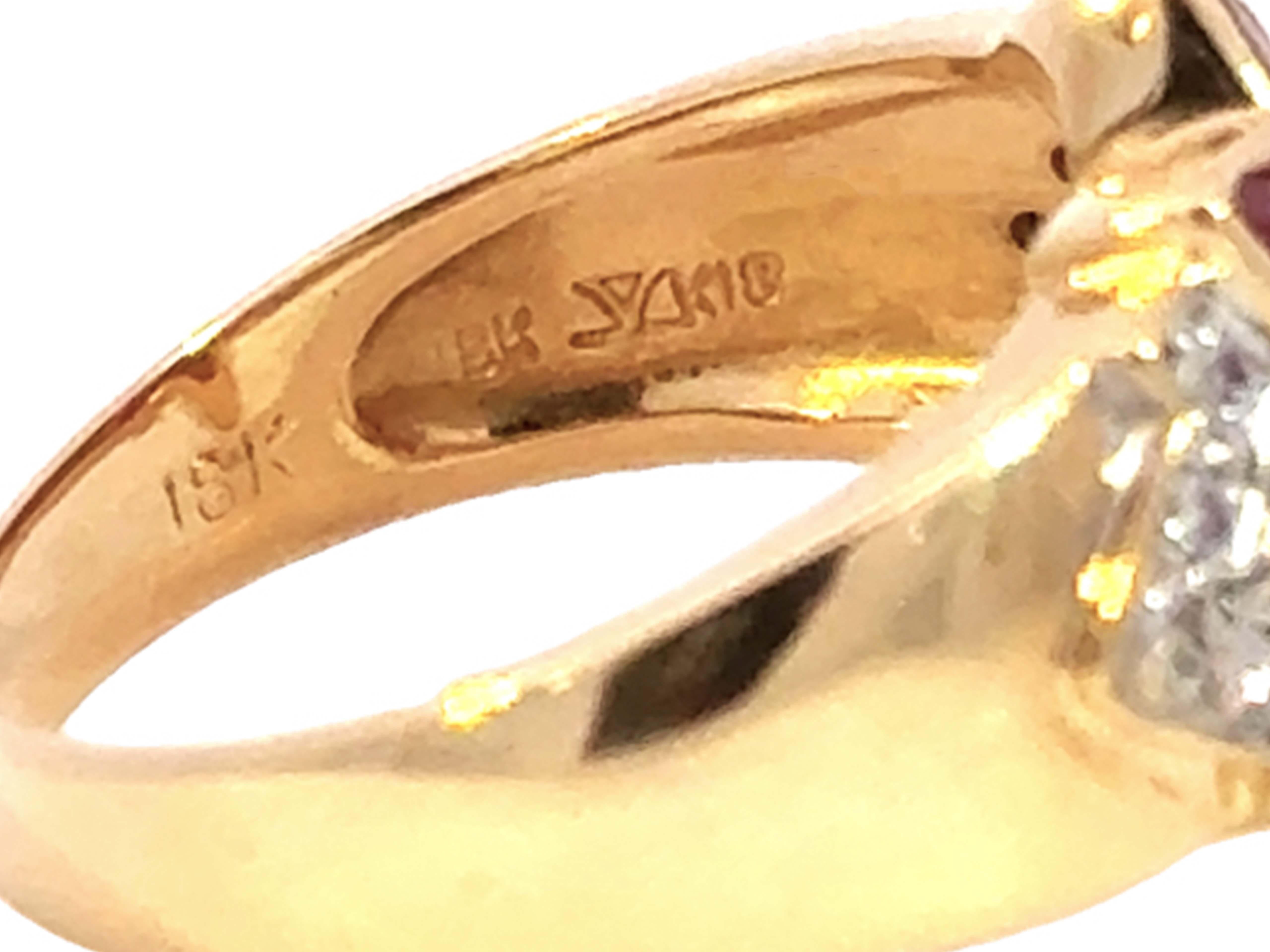 Anello Le Vane con fiore di rubino rosso e diamanti in oro giallo 18 carati in vendita 2