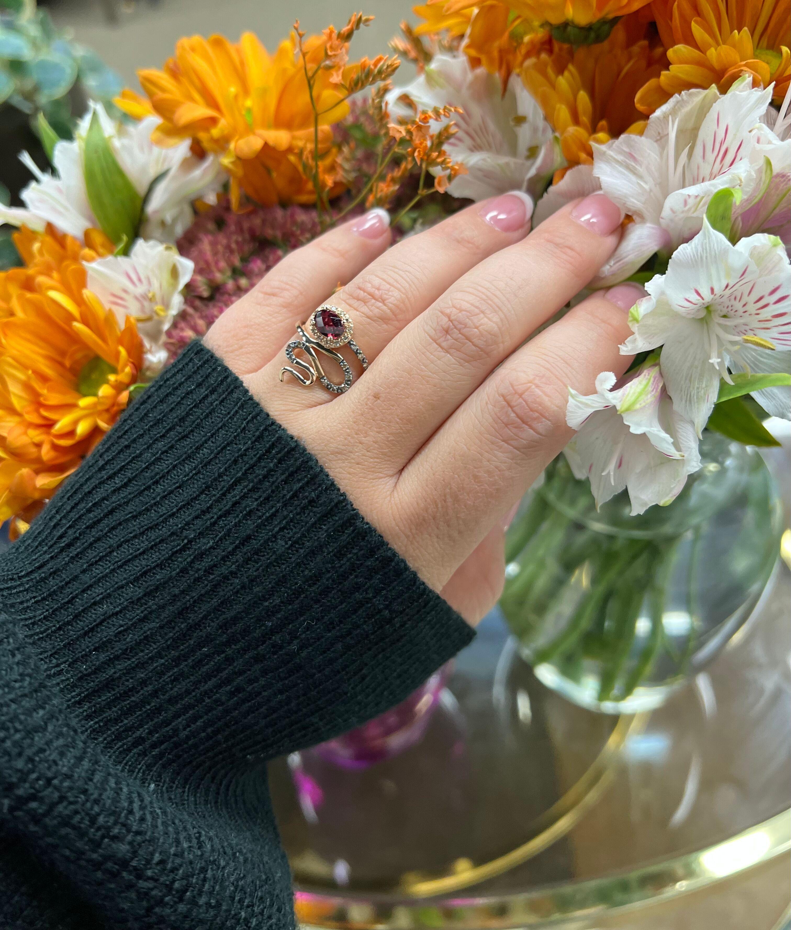 Le Vian Ring mit Himbeer-Ring aus Rhodolith und schokoladenbraunen Diamanten im Zustand „Neu“ im Angebot in Great Neck, NY