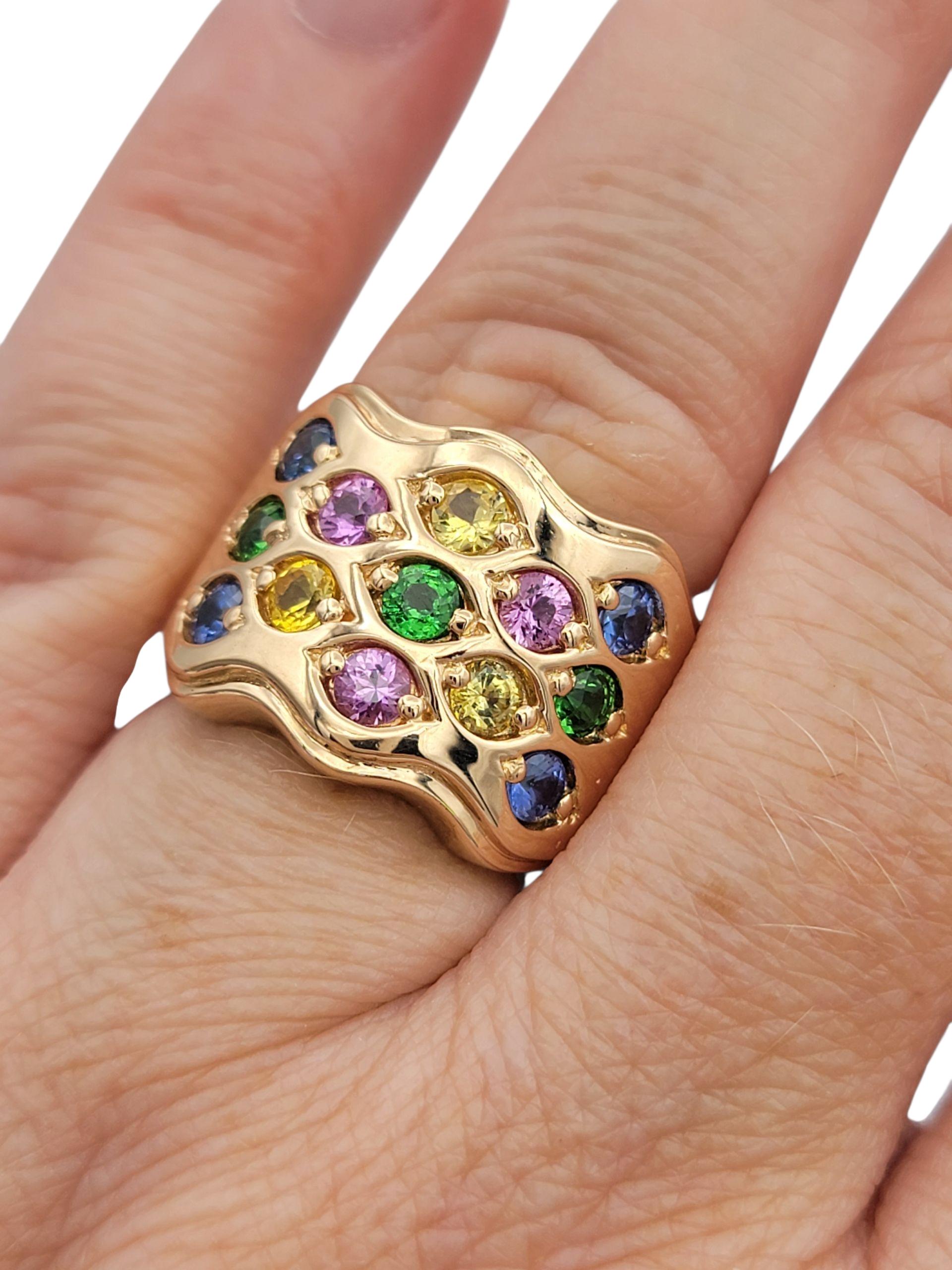 Le Viane - Bague à large bande en or rose 18 carats avec pierres ondulées multicolores en vente 5