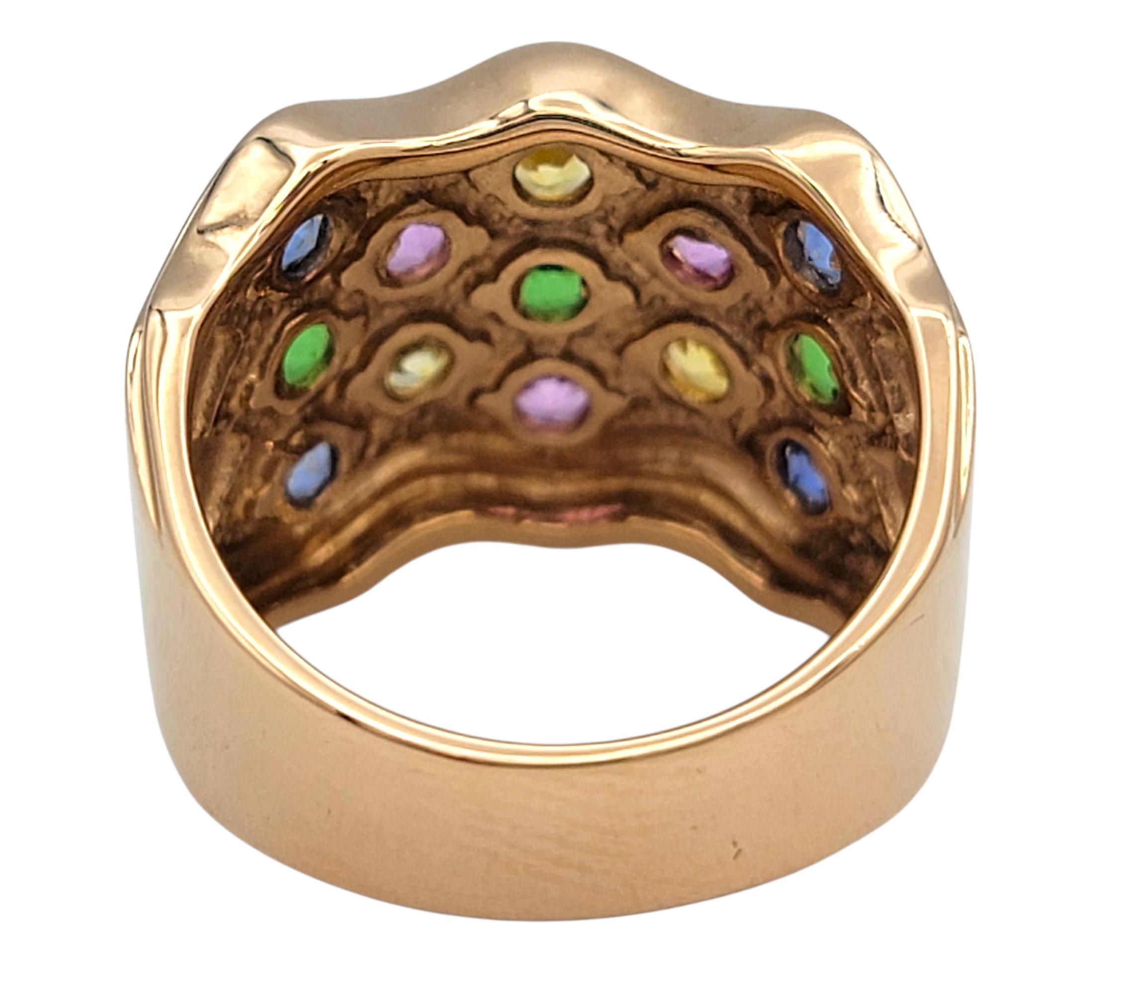 Le Viane - Bague à large bande en or rose 18 carats avec pierres ondulées multicolores en vente 1