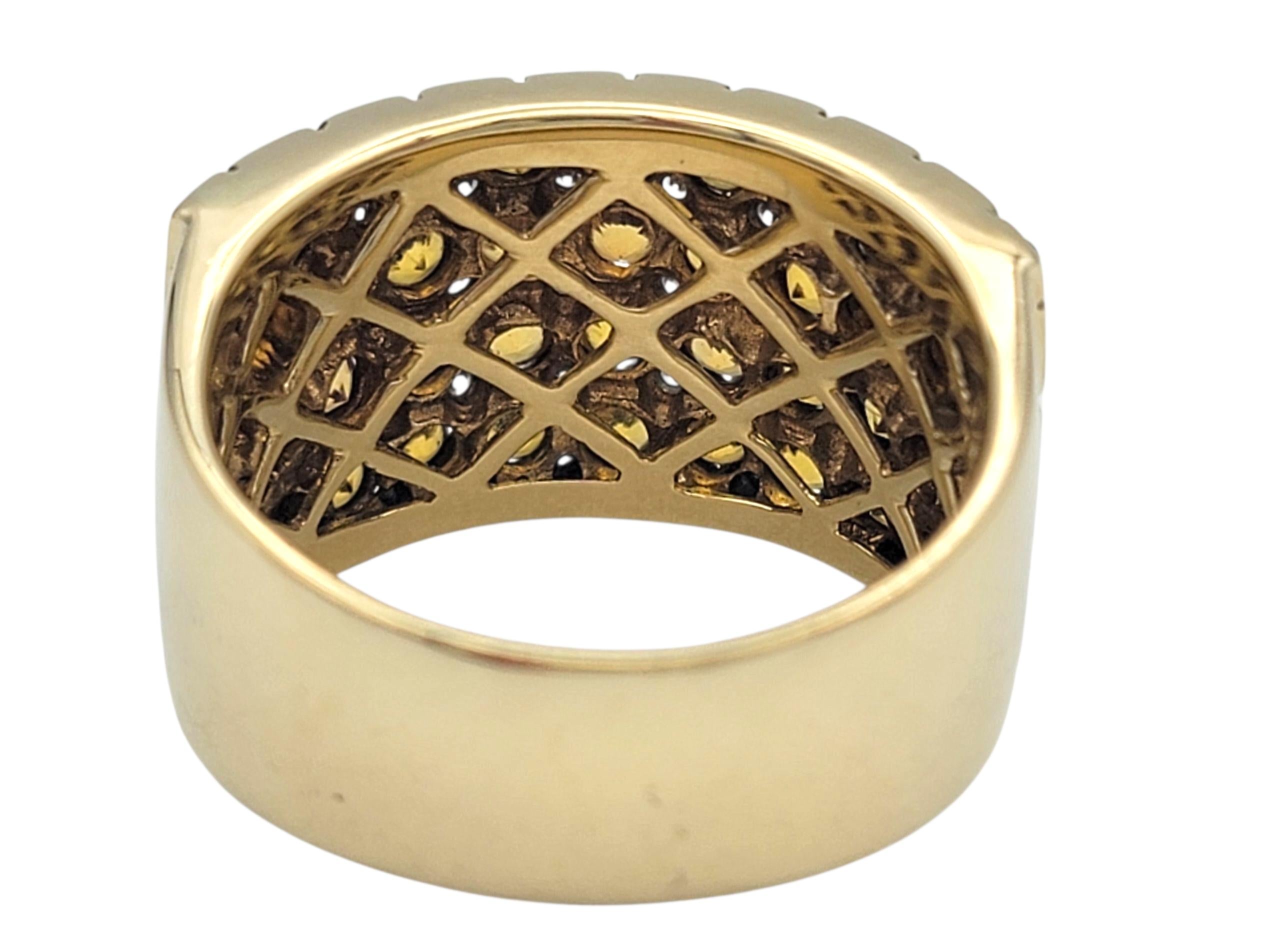 Donna Anello Le Vane con zaffiro giallo e diamanti a scacchiera in oro bicolore 14 carati in vendita