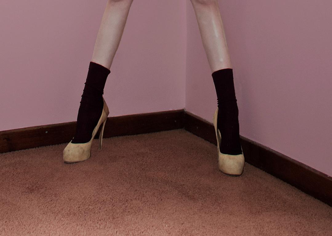 Dollhouse, Portrait. Limited edition fashion color photograph. - Photograph by Lèa Bon
