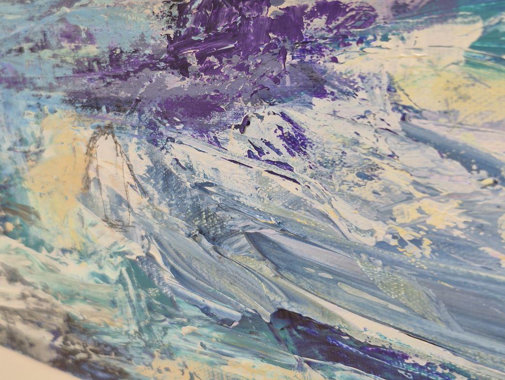 Dieses Kunstwerk fängt die ruhige und doch kraftvolle Essenz der arktischen Landschaft ein, mit einem einsamen Eisbären, der inmitten der eisigen Wellen thront. Der in sanften Weißtönen gemalte Bär strahlt Stärke und Unverwüstlichkeit aus und ist