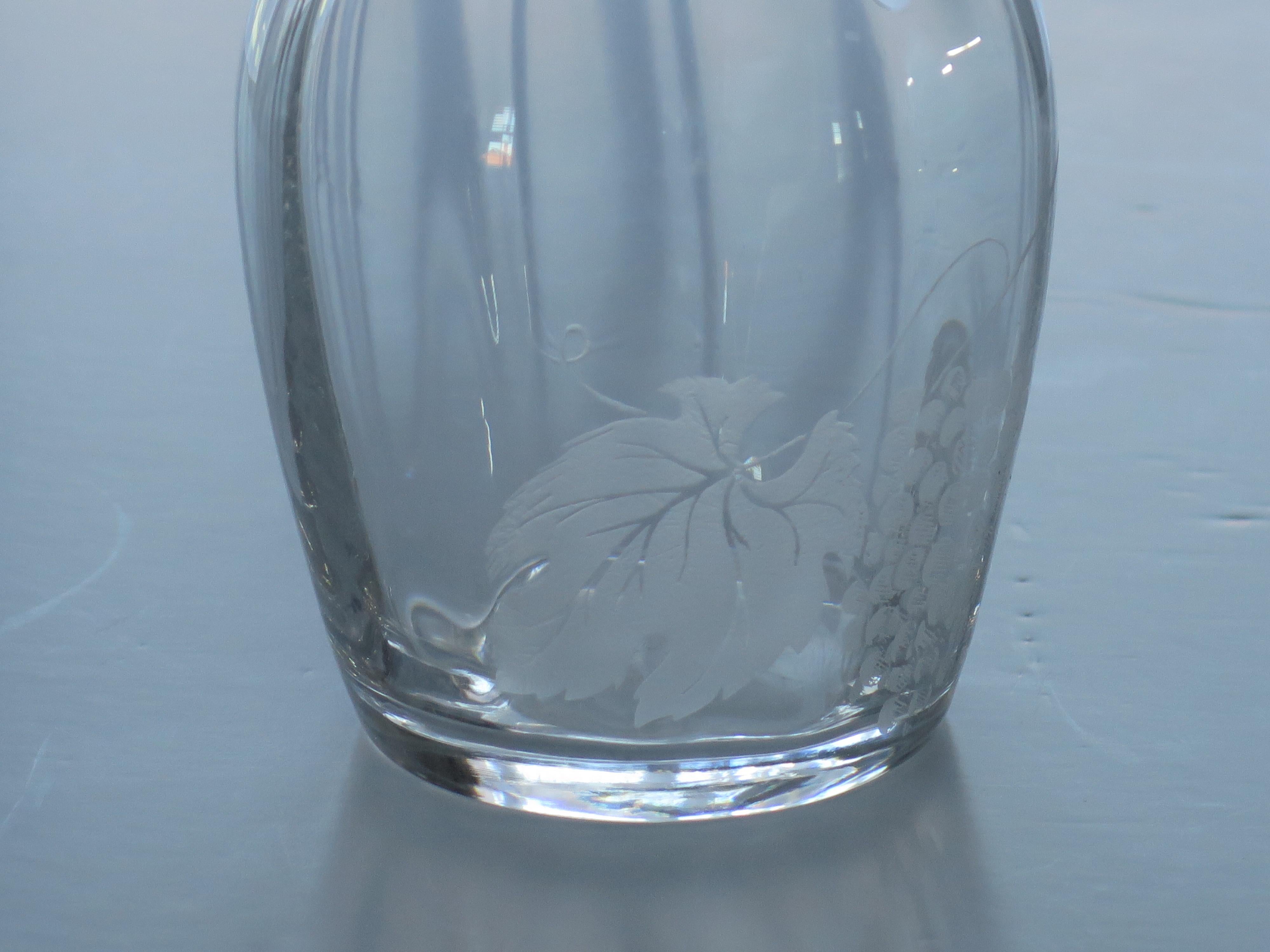 Lead Crystal Glass Carafe or Decanter with Etched Grape Vine, Mid-20th Century For Sale 6