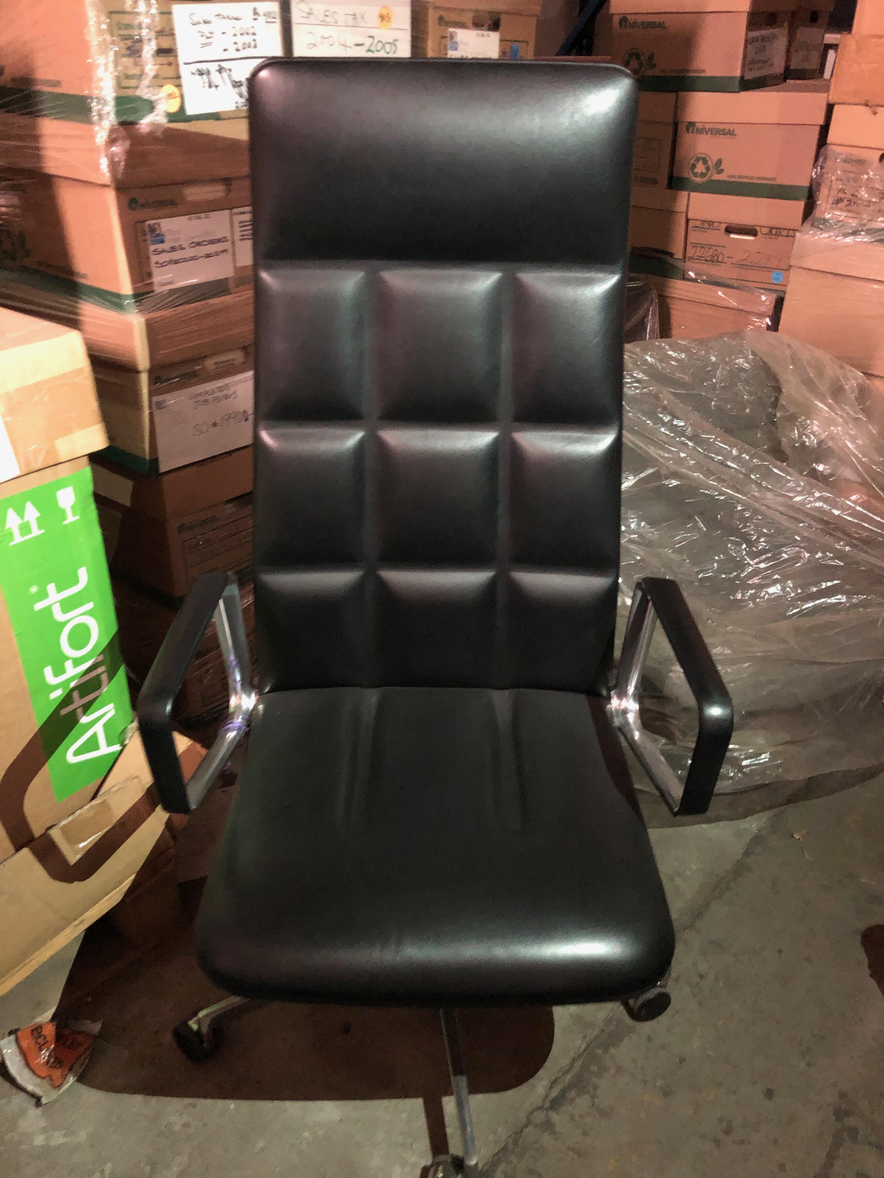 Lead Executive Swivel Black Leather Armchair 1