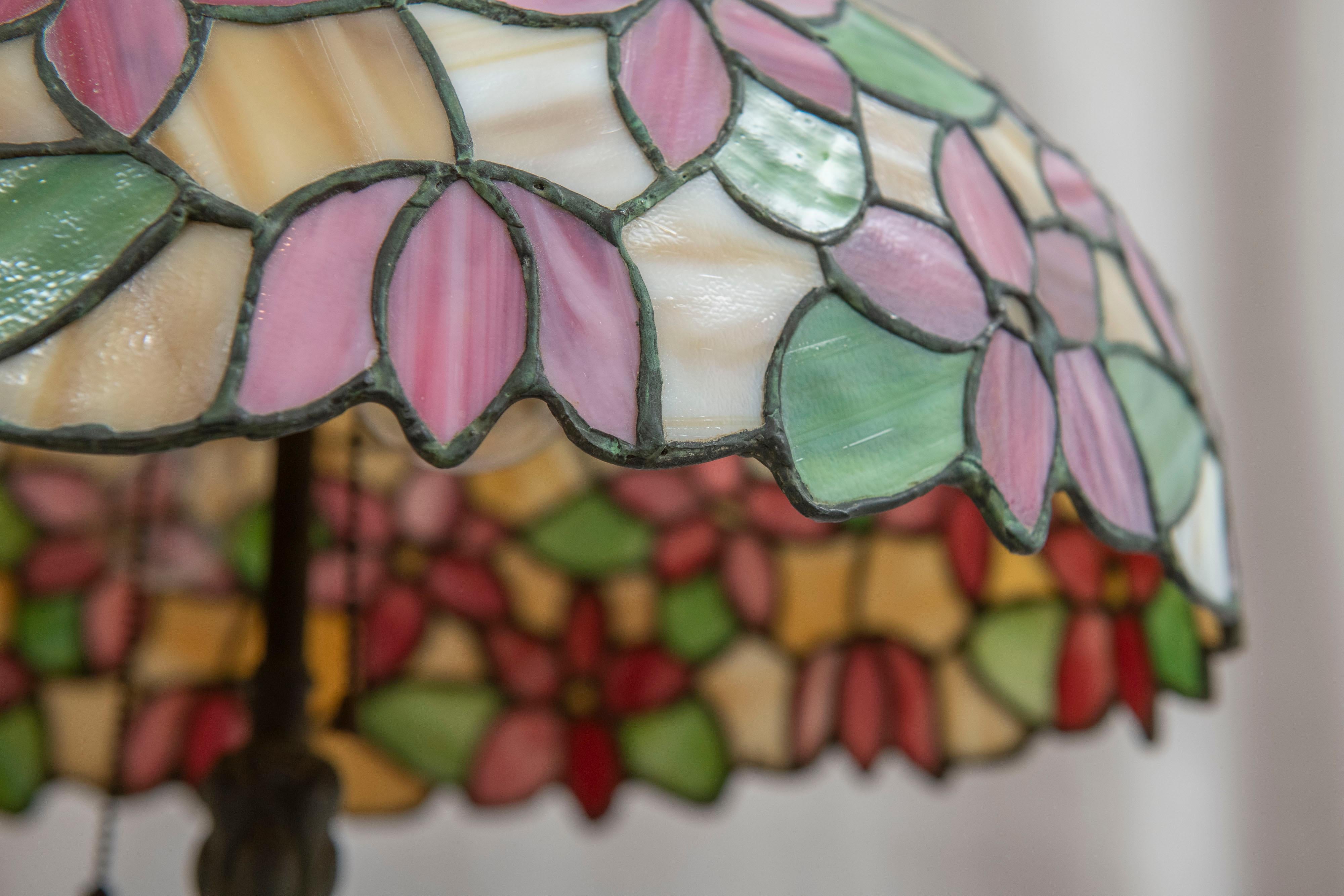 American Leaded Glass Floral Table Lamp by Lamb Bros., Napanee Indiana, ca. 1915 For Sale