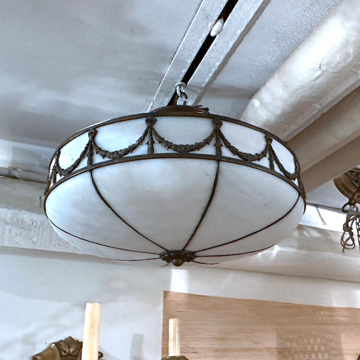 Leaded Glass Light Fixture en venta 4