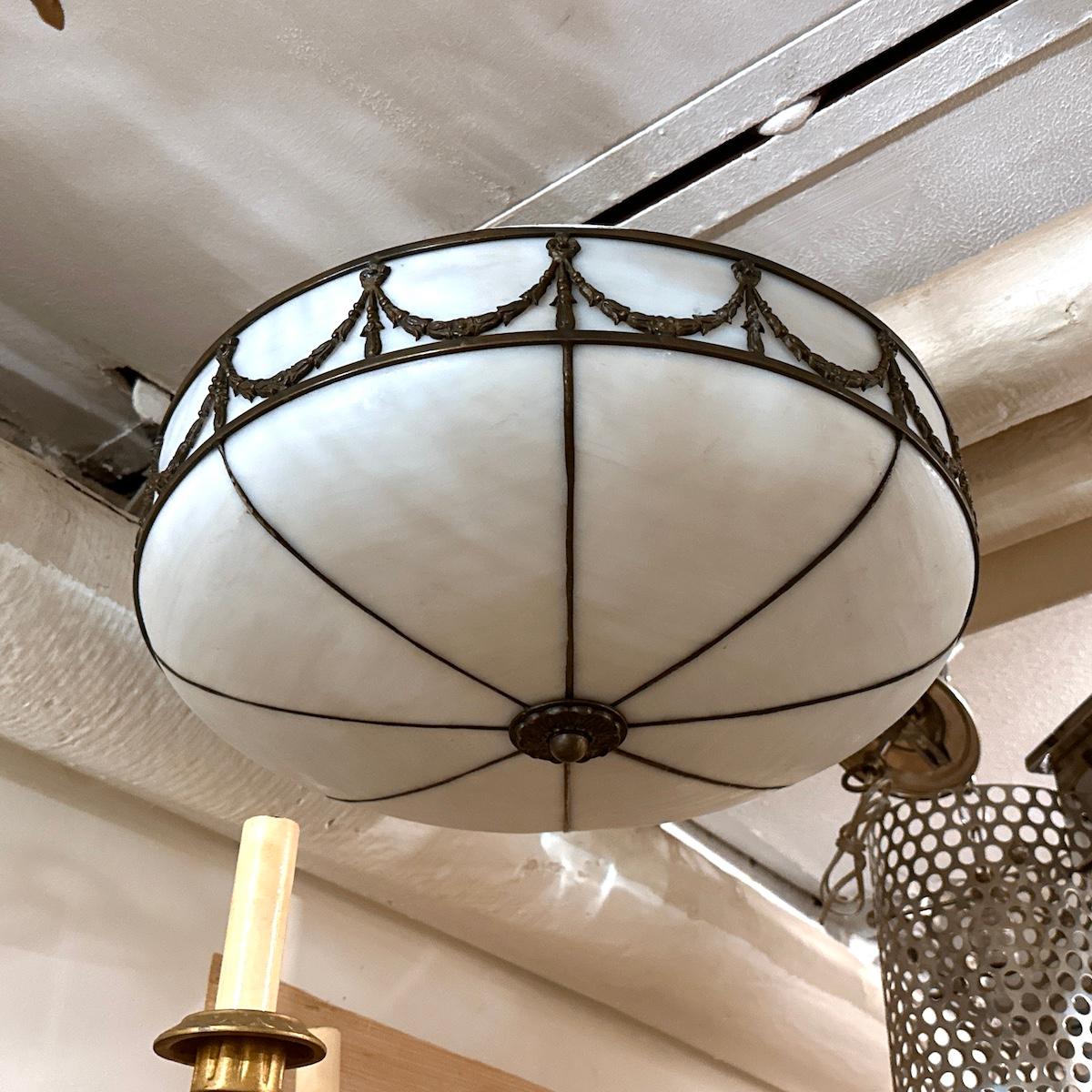 Leaded Glass Light Fixture en venta 6