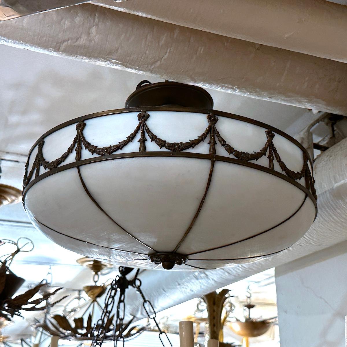 Leaded Glass Light Fixture en venta 7