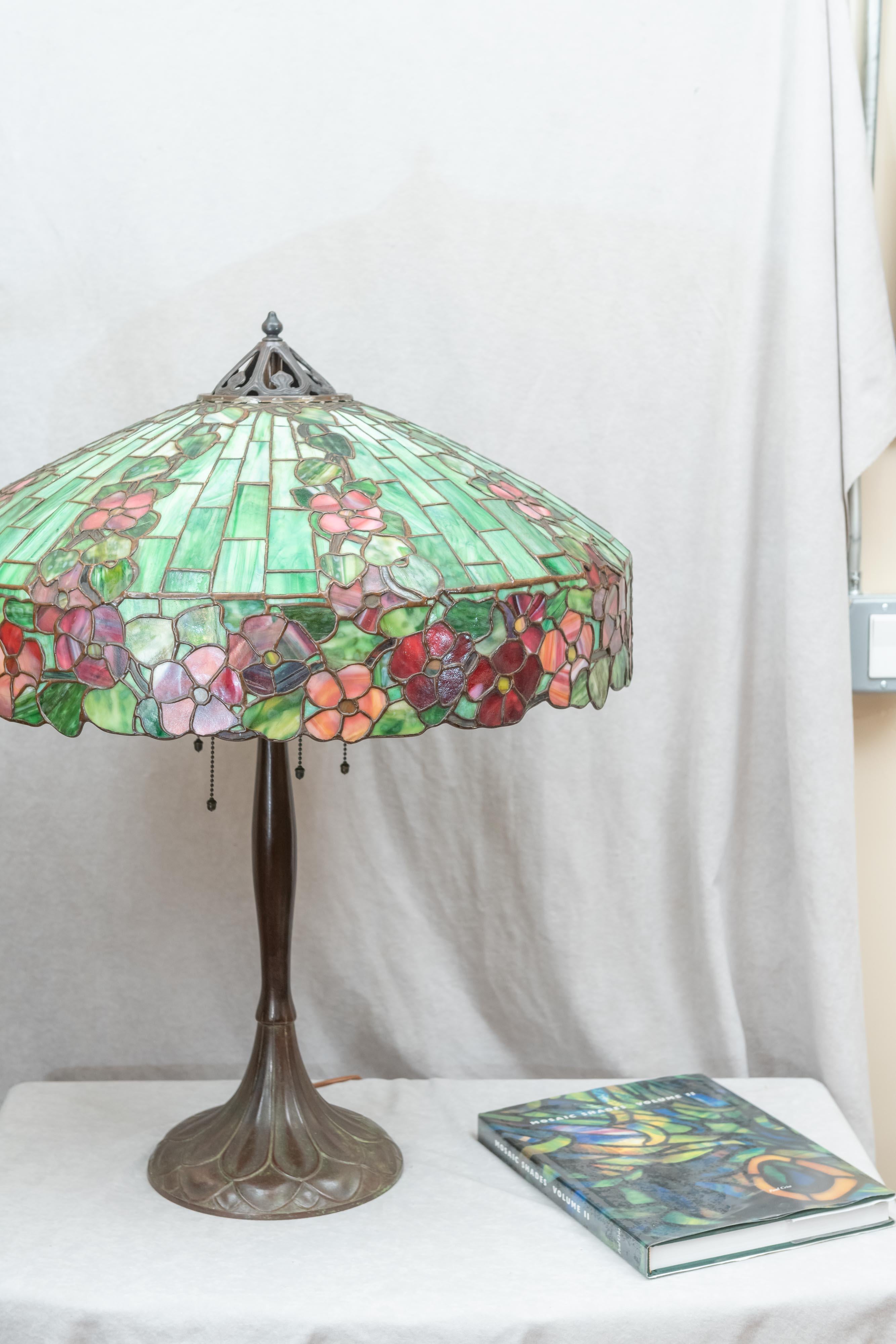 Early 20th Century Leaded Glass Table Lamp by Handel, circa 1905