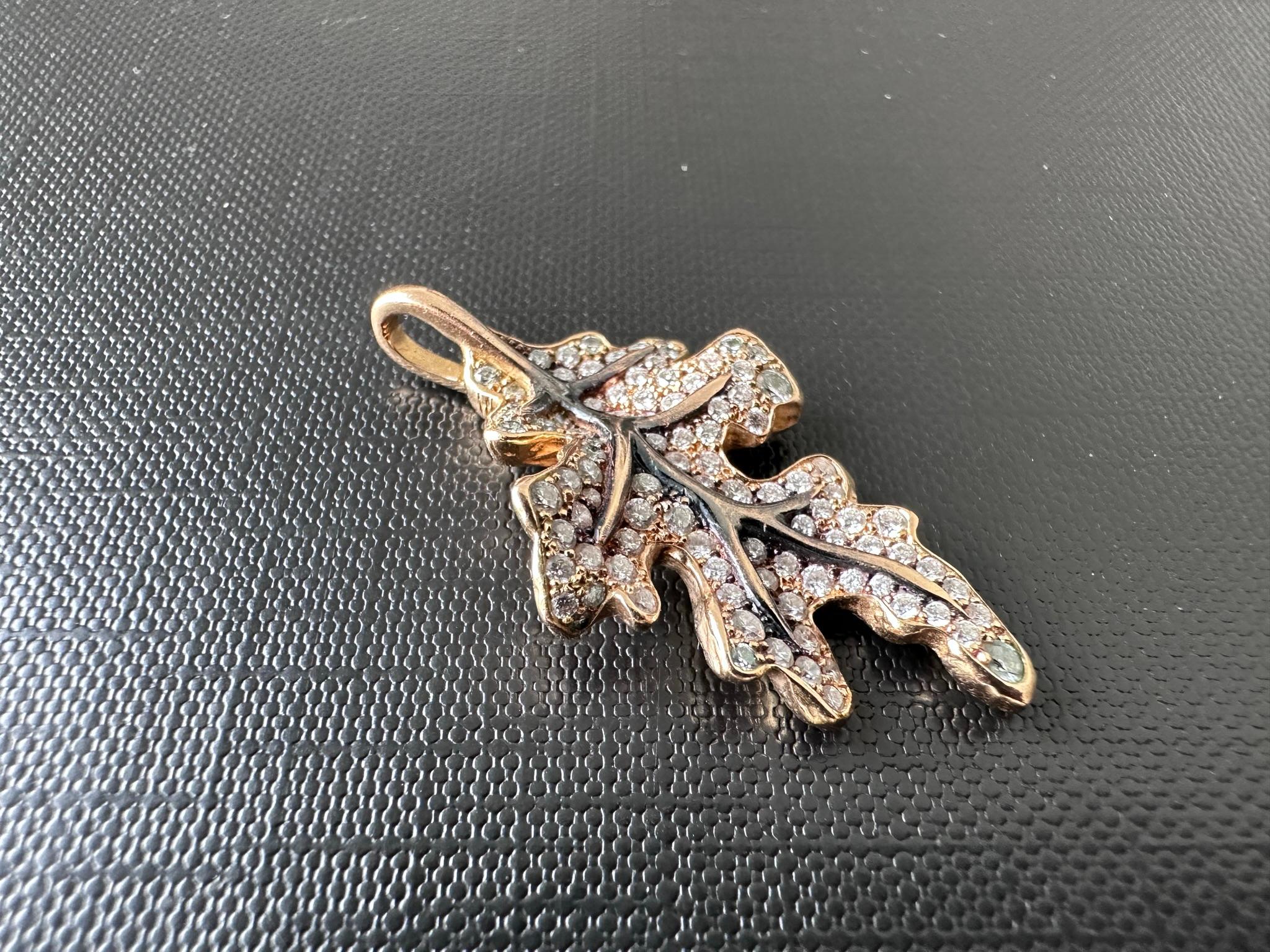 Leaf 18kt Yellow Gold, Black Oxidation and Diamonds In Good Condition For Sale In Esch-Sur-Alzette, LU