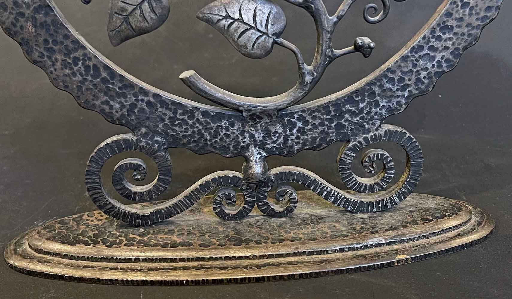„Blatt und Branch“, auffälliges Art déco-Kandelaber aus Schmiedeeisen, exquisites Detail im Zustand „Hervorragend“ im Angebot in Philadelphia, PA