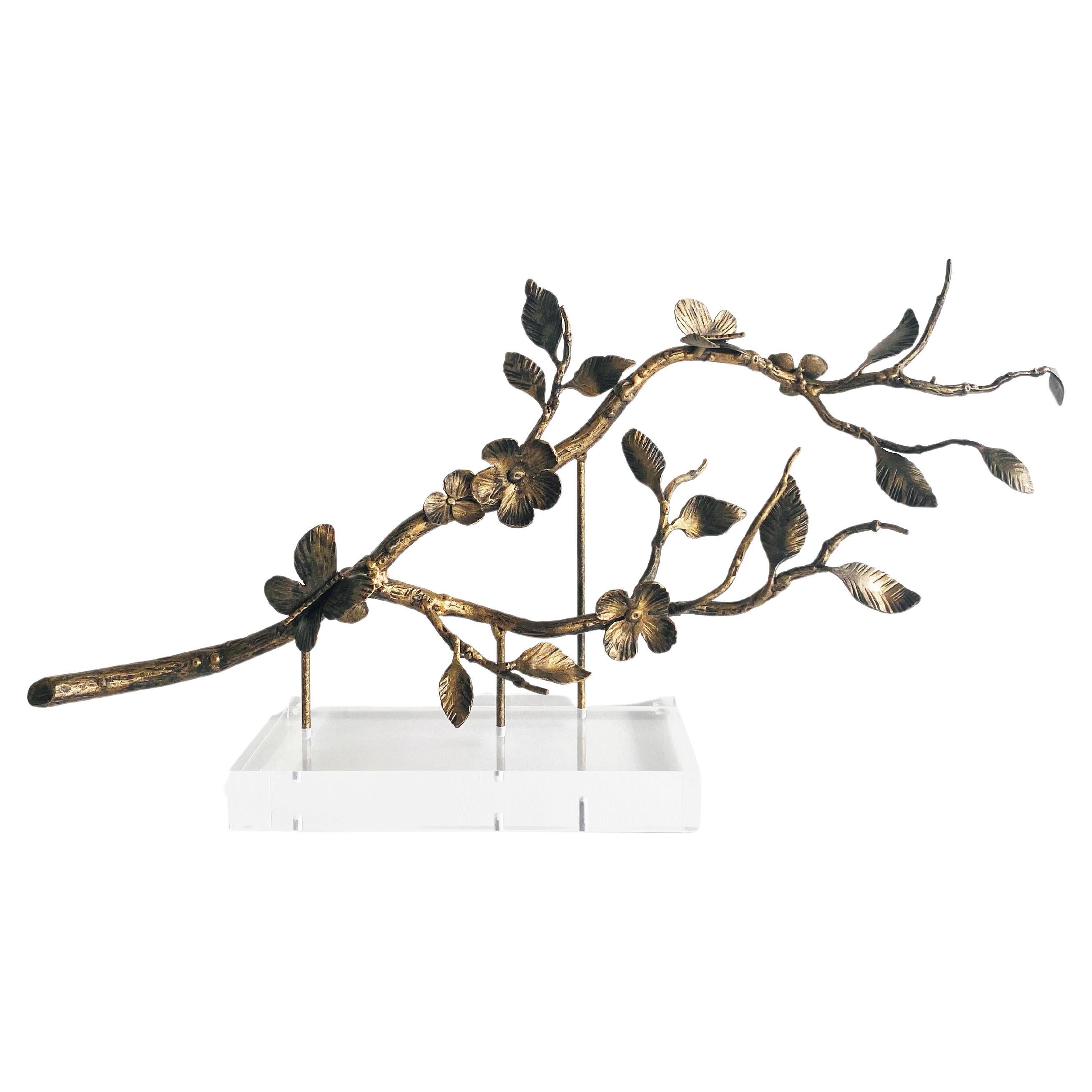 Sculpture de vigne feuille et fleur montée sur acrylique, finition en or vieilli
