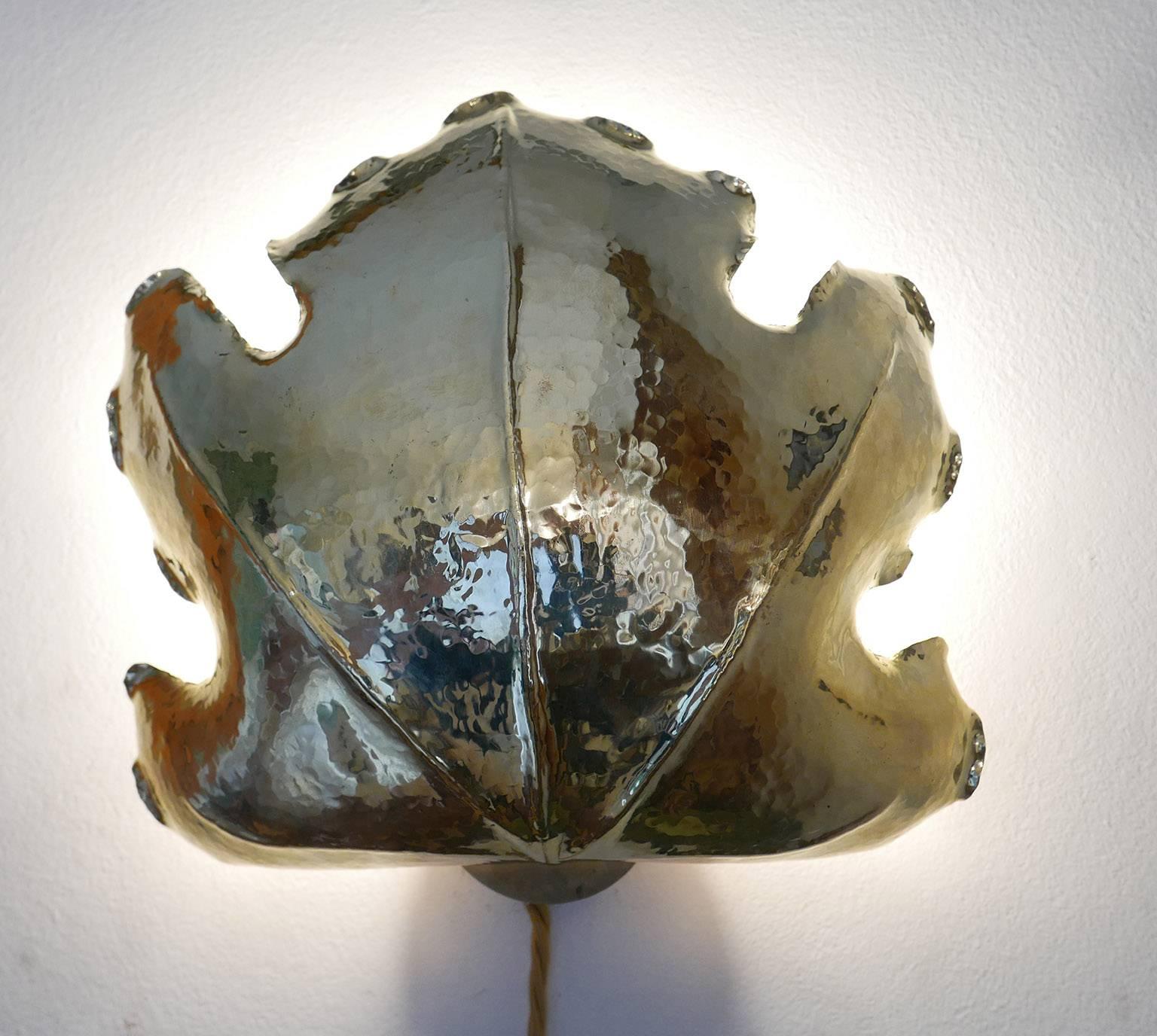 Mid-20th Century Leaf Brass Wall Lamp, in the Style of Bottega Gadda, Milano, 1960s For Sale