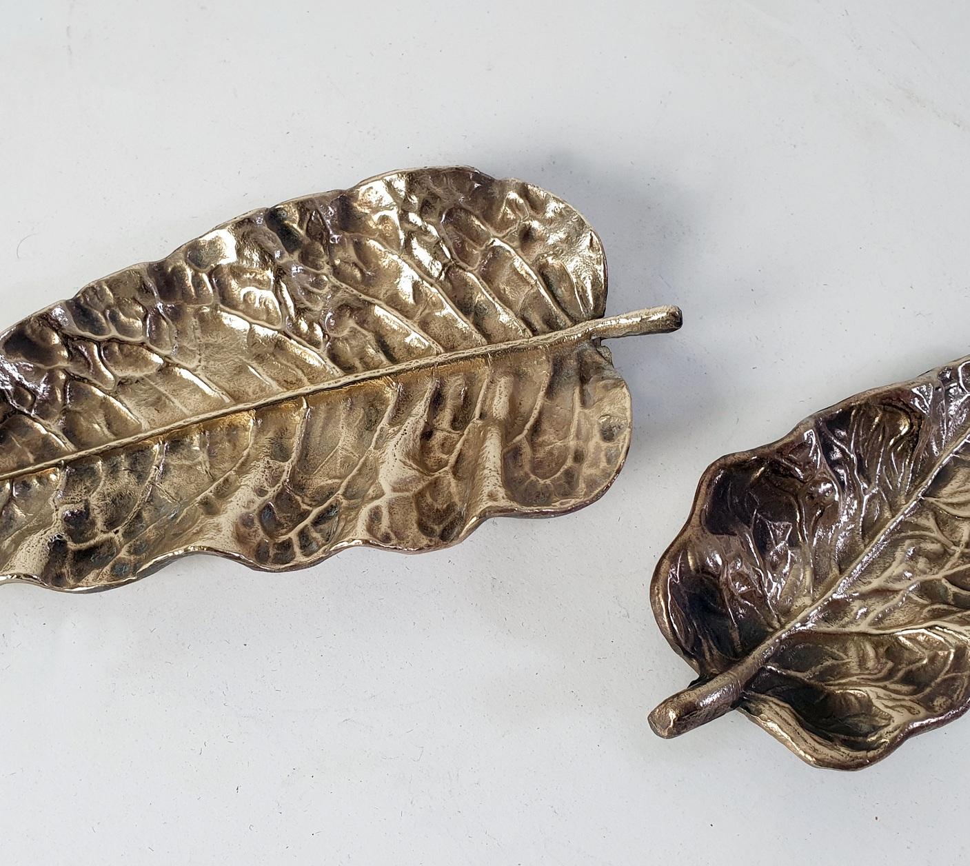 Blattblatt-Bronzetabletts aus der Mitte des Jahrhunderts, Italien im Angebot 5