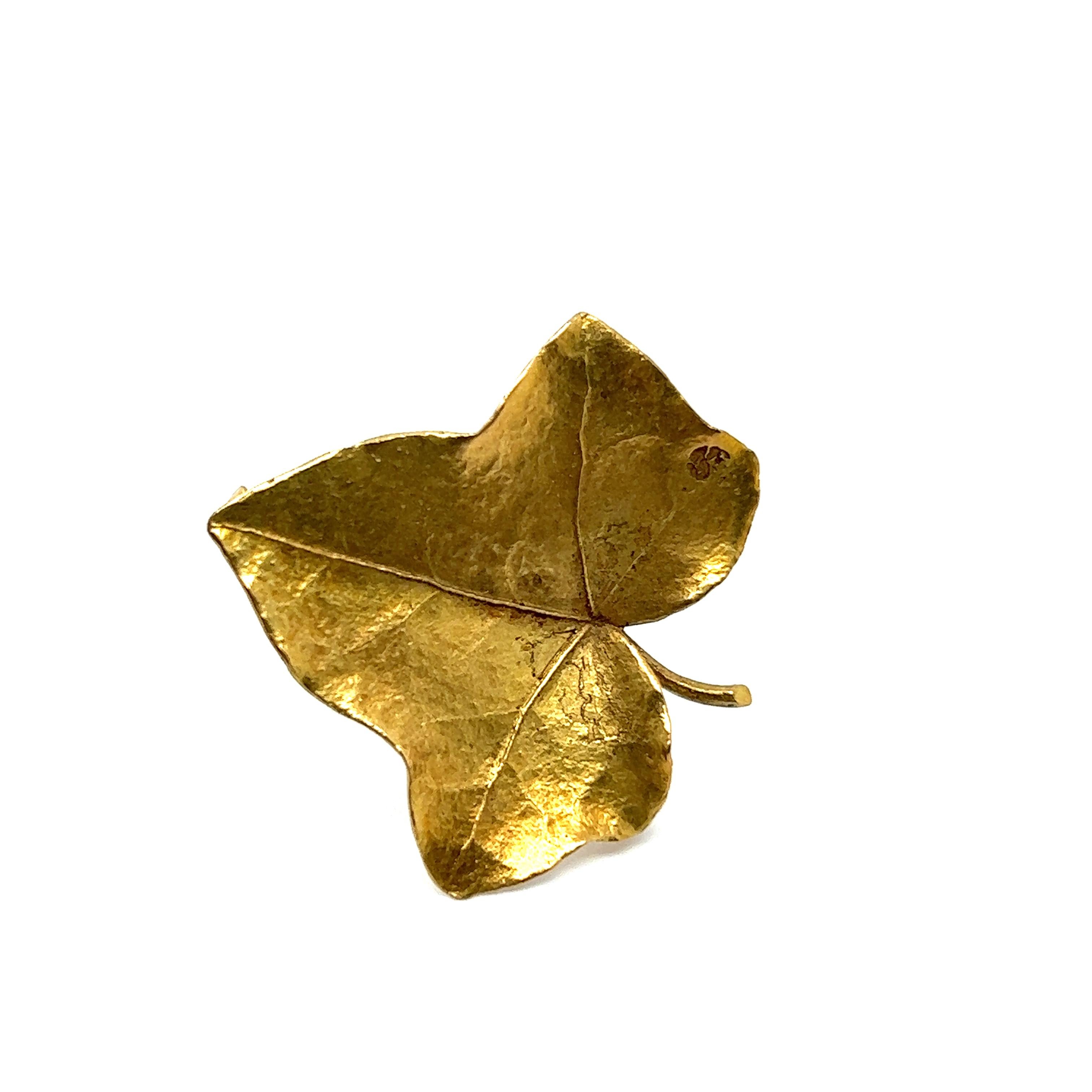 Leaf Brooch in 18 Karat Yellow Gold by Bucherer  For Sale 6